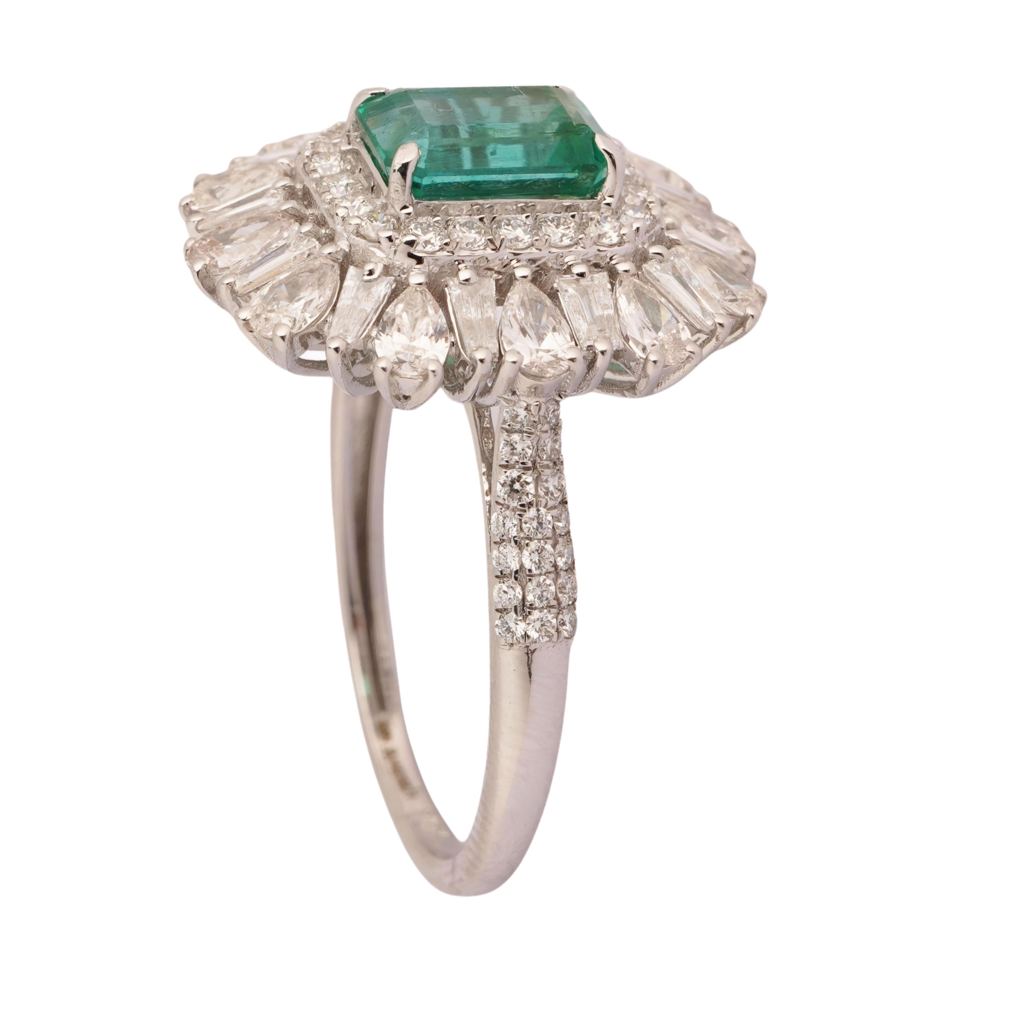 De las mujeres Natural emerald diamond ring in 18k gold en venta