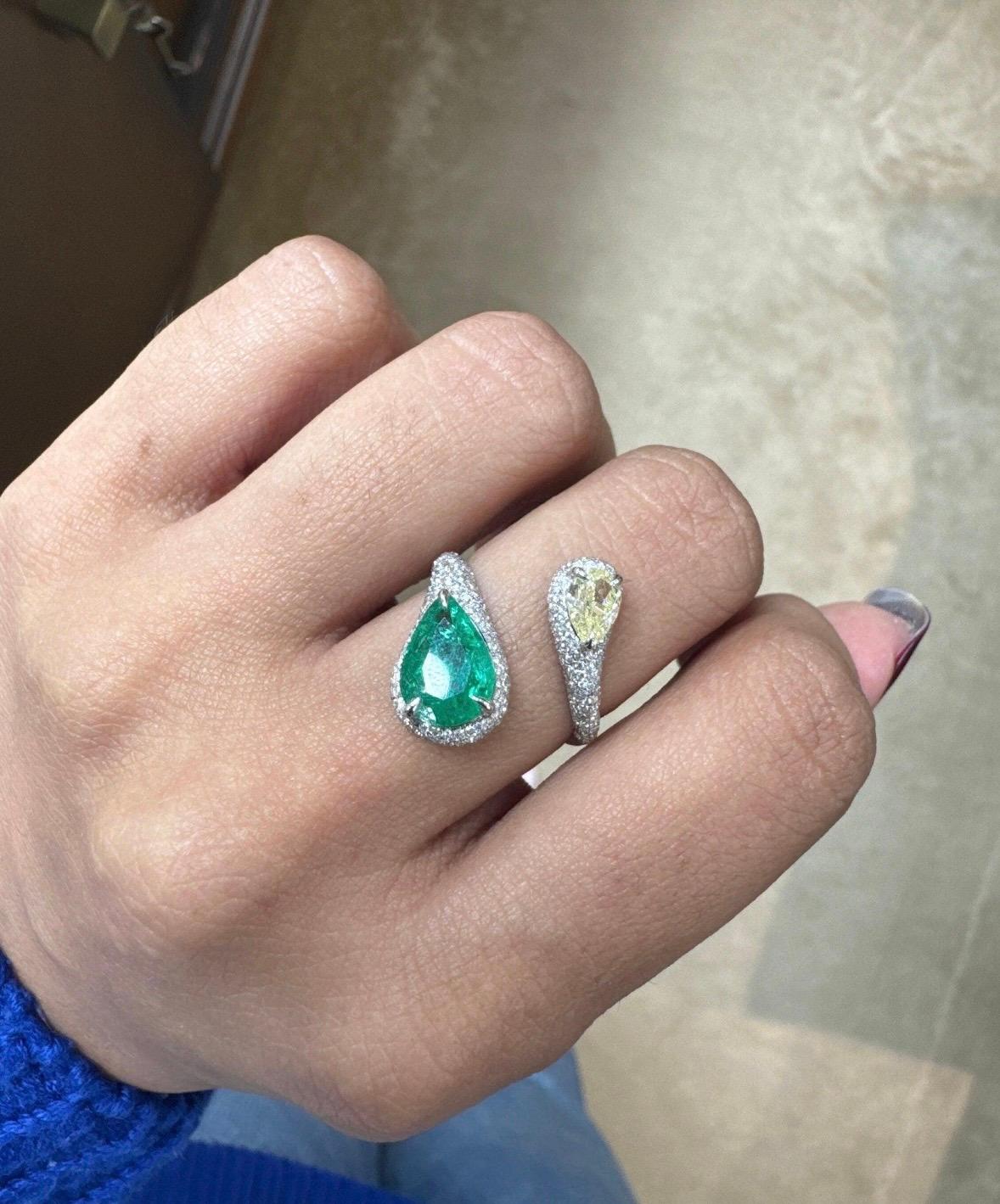 Natürlicher Smaragd-Diamant-Ring in 18k Gold Damen im Angebot