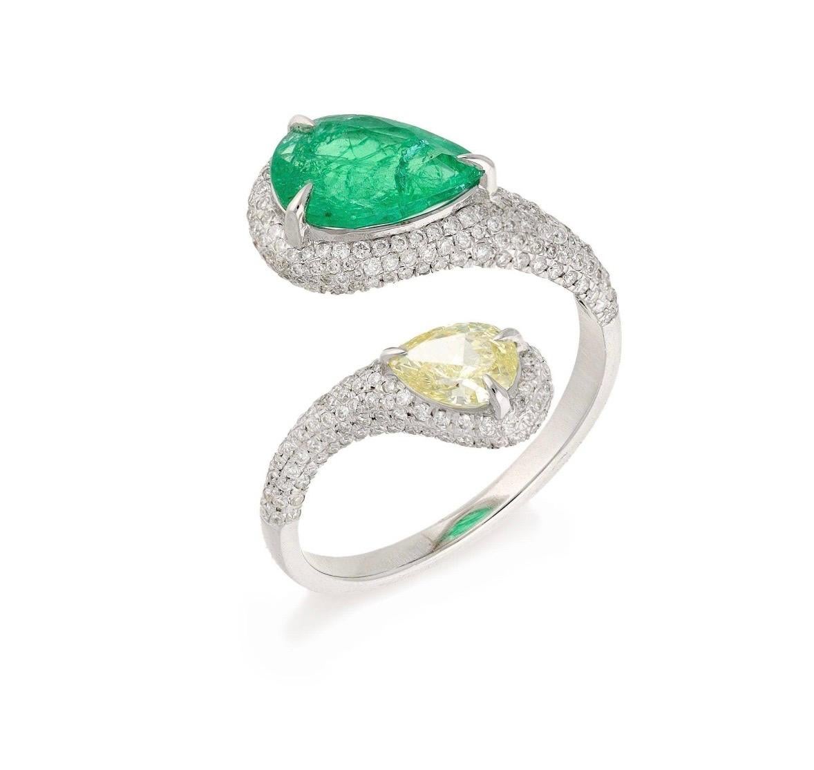 Natürlicher Smaragd-Diamant-Ring in 18k Gold im Angebot 2