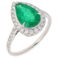Natural emerald diamond ring in 18k gold