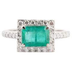 Natural emerald diamond ring in 18k gold