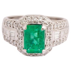 Natural emerald diamond ring in 18k gold