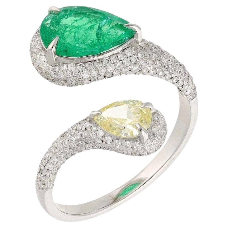 Natural Emerald Diamond Ring in 18k Gold