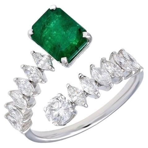 Anello con diamante smeraldo naturale in oro 18 carati