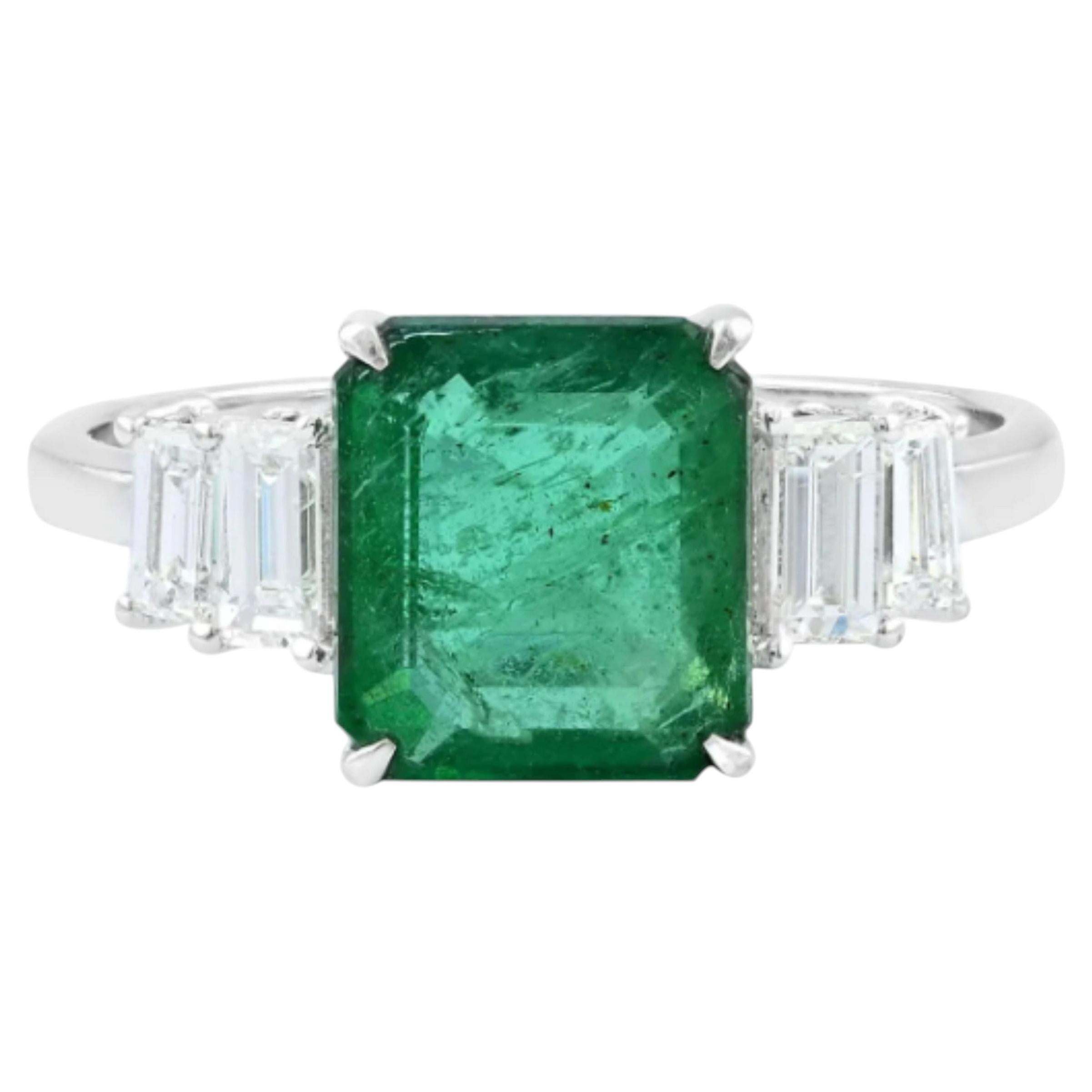 Natural Emerald & Diamond Ring in 18K Gold, India, 2.13 Ct.