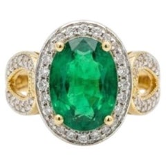 Natural Emerald & Diamond Ring in 18k Gold