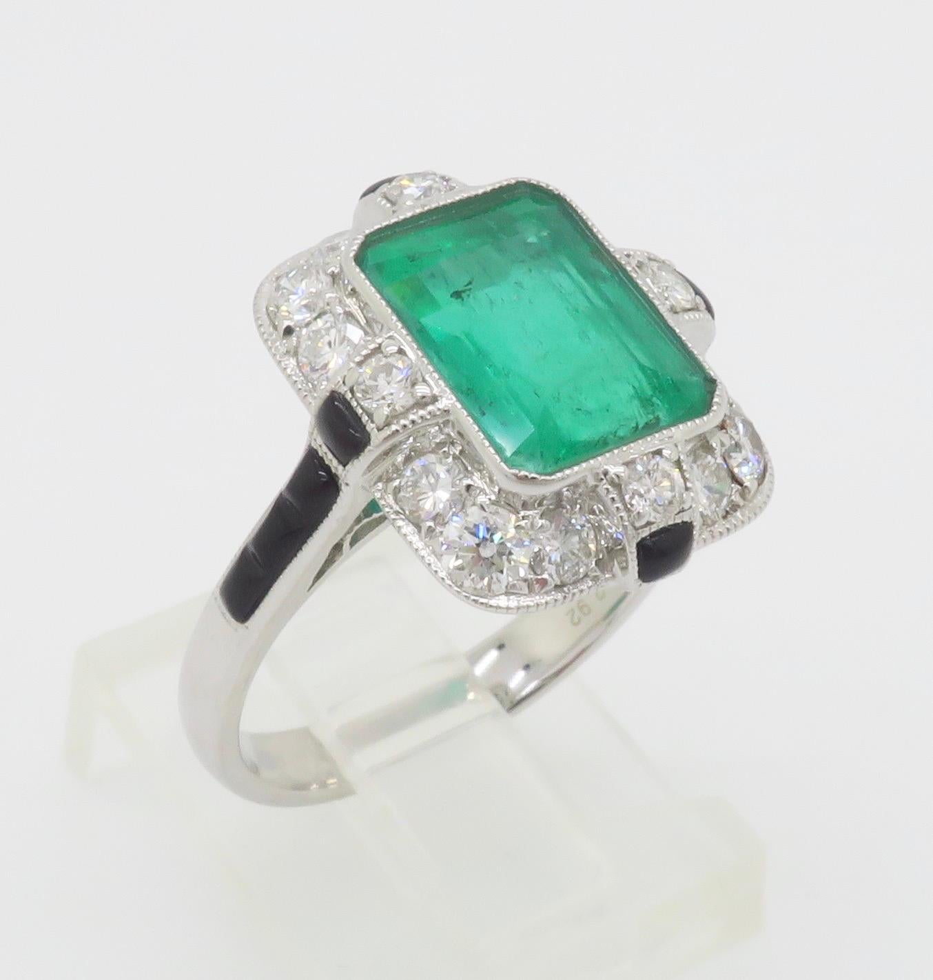 Natürlicher Smaragd & Diamantring aus 18k Weißgold im Angebot 5