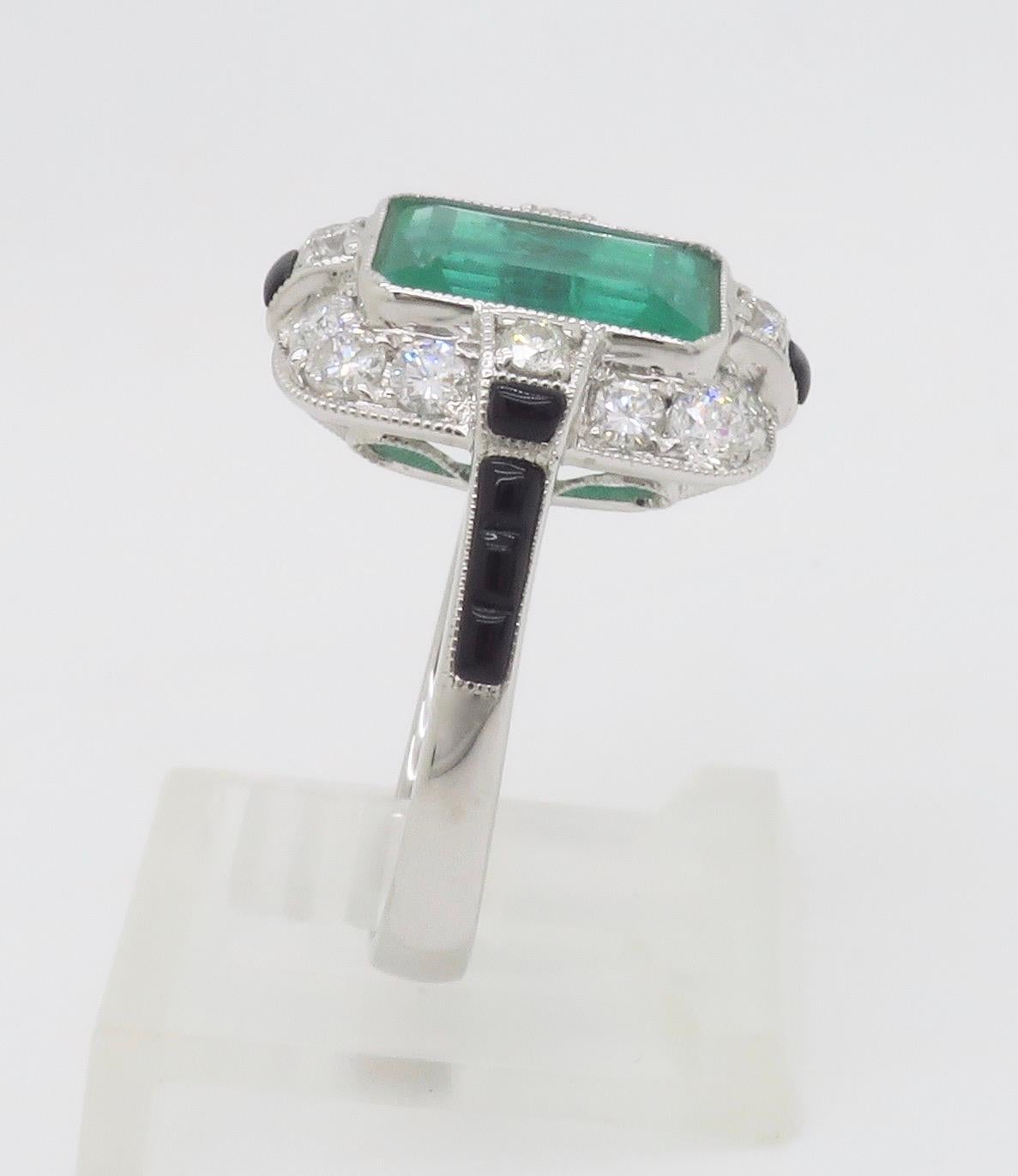 Natürlicher Smaragd & Diamantring aus 18k Weißgold im Angebot 6
