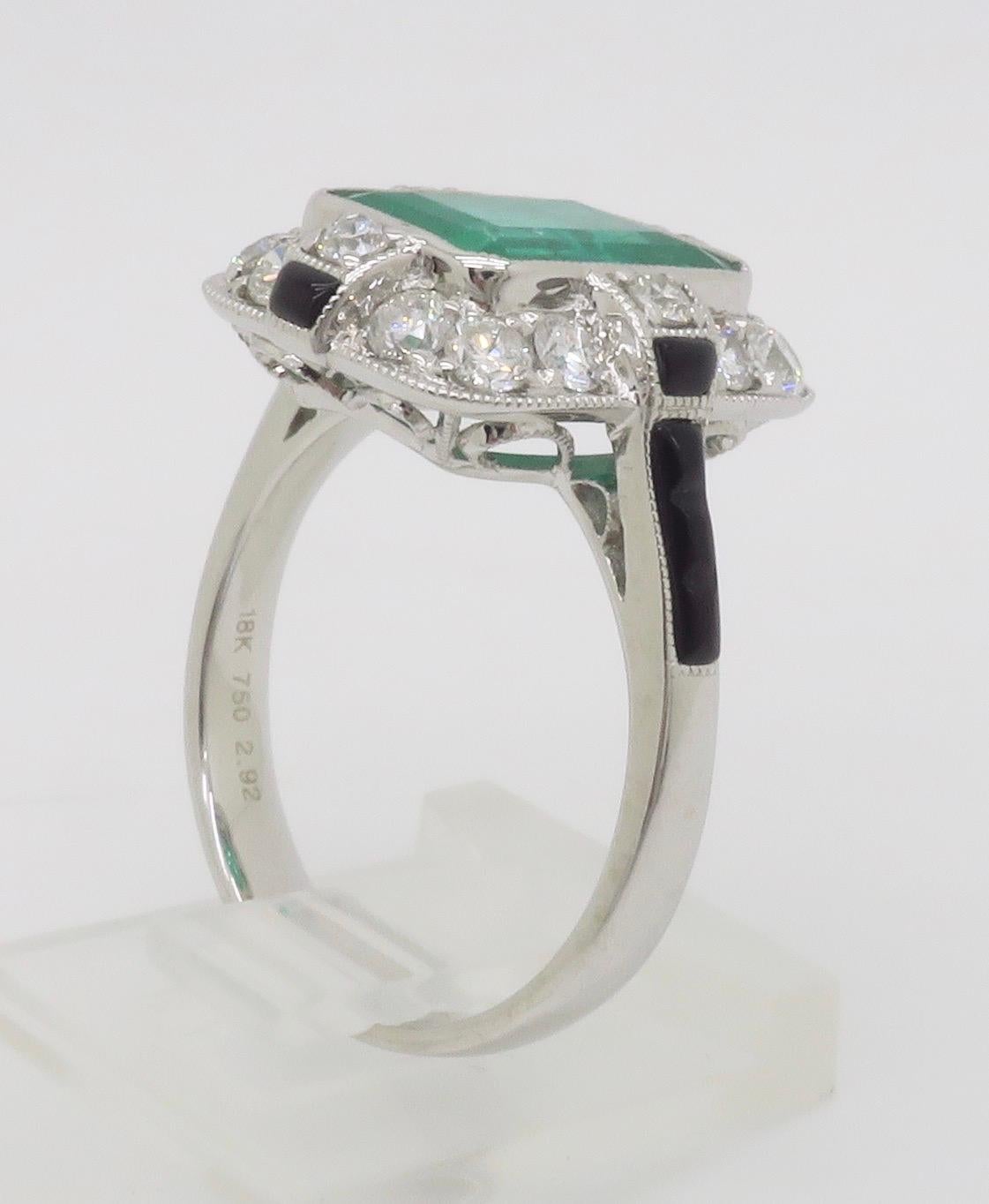 Natürlicher Smaragd & Diamantring aus 18k Weißgold im Angebot 7