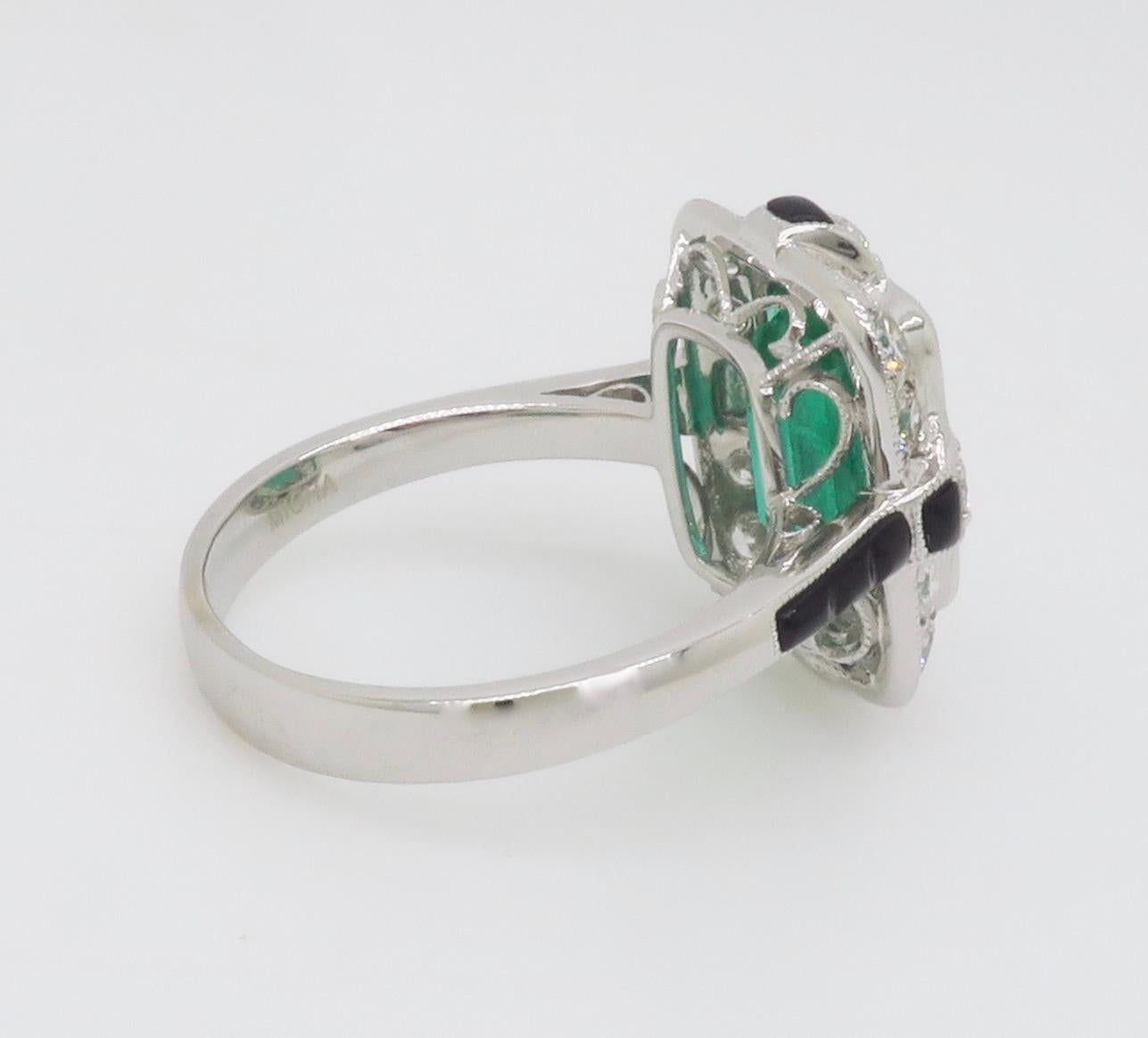 Natürlicher Smaragd & Diamantring aus 18k Weißgold im Angebot 14
