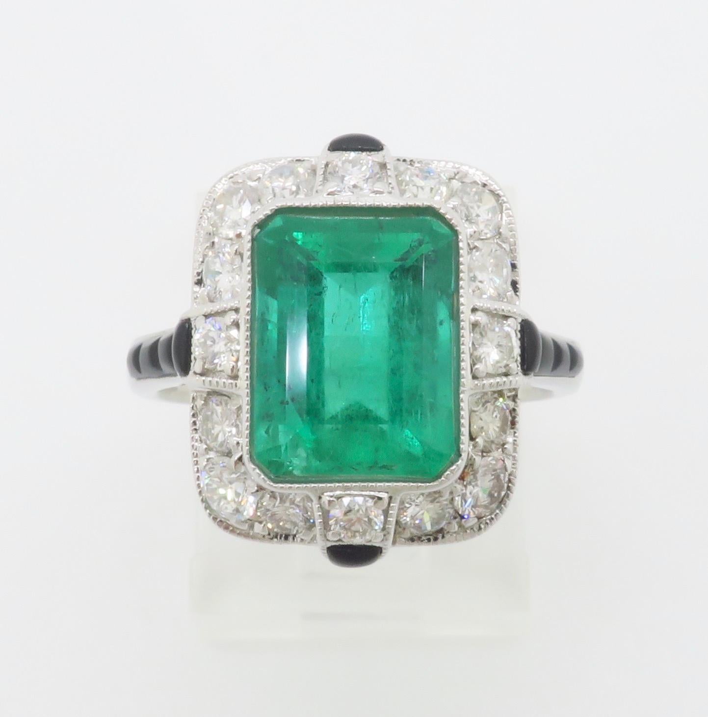 Natürlicher Smaragd & Diamantring aus 18k Weißgold im Angebot 3