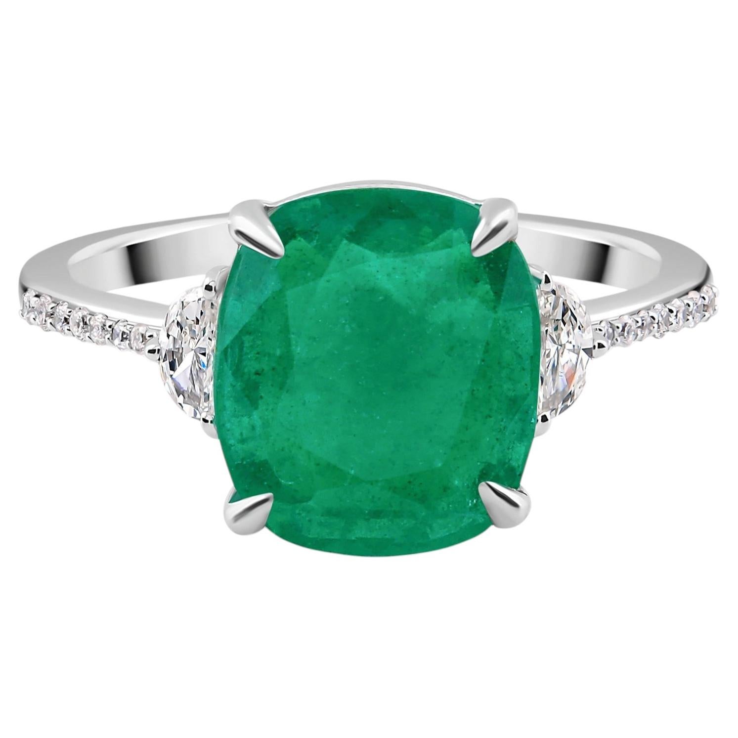 18K White Gold 3.62-Carat Cushion-Cut Emerald and Diamond Three-Stone Ring For Sale