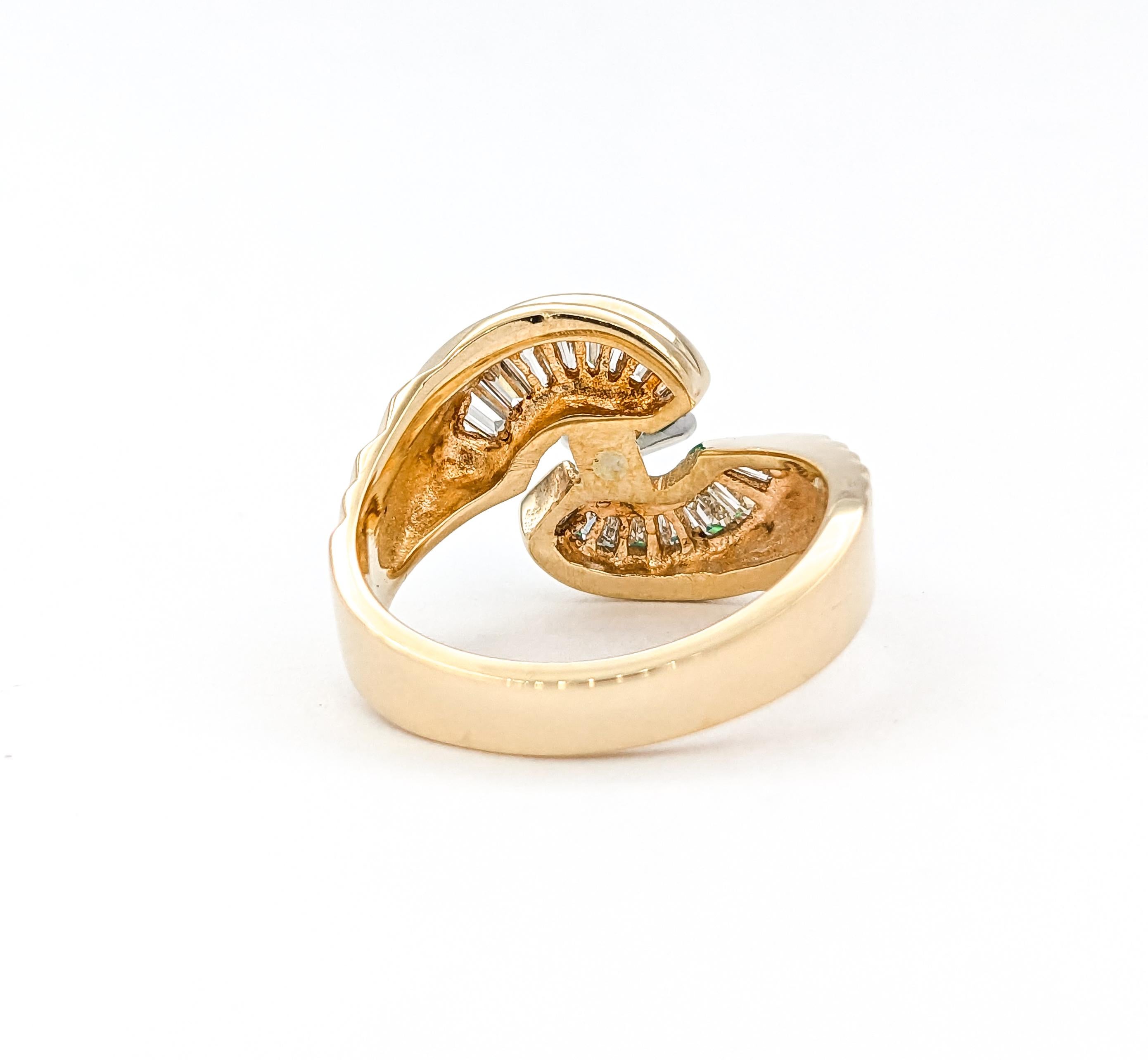 Natürlicher Smaragd & Diamant Ring in Gelbgold (Rundschliff) im Angebot