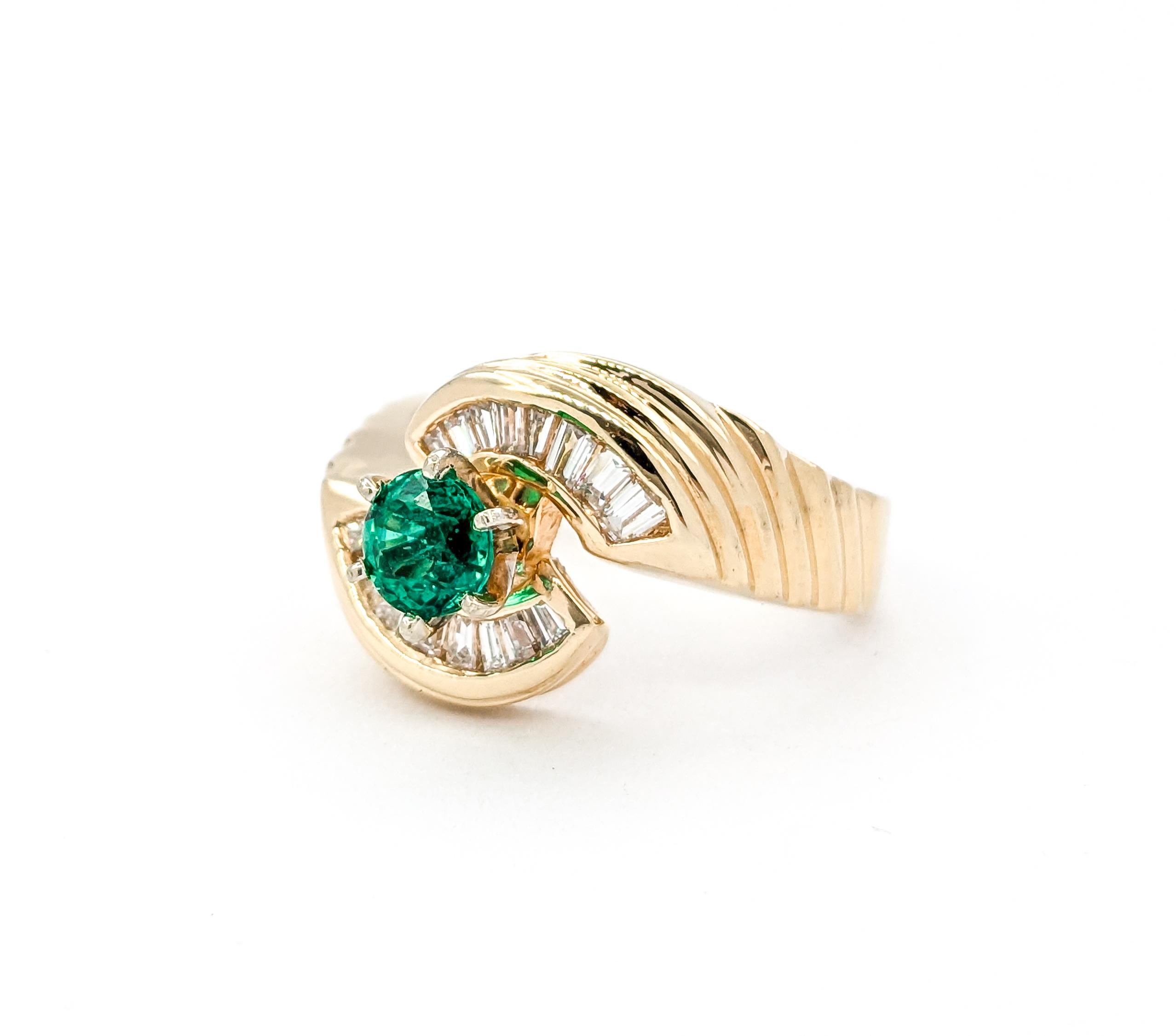 Natürlicher Smaragd & Diamant Ring in Gelbgold im Angebot 1