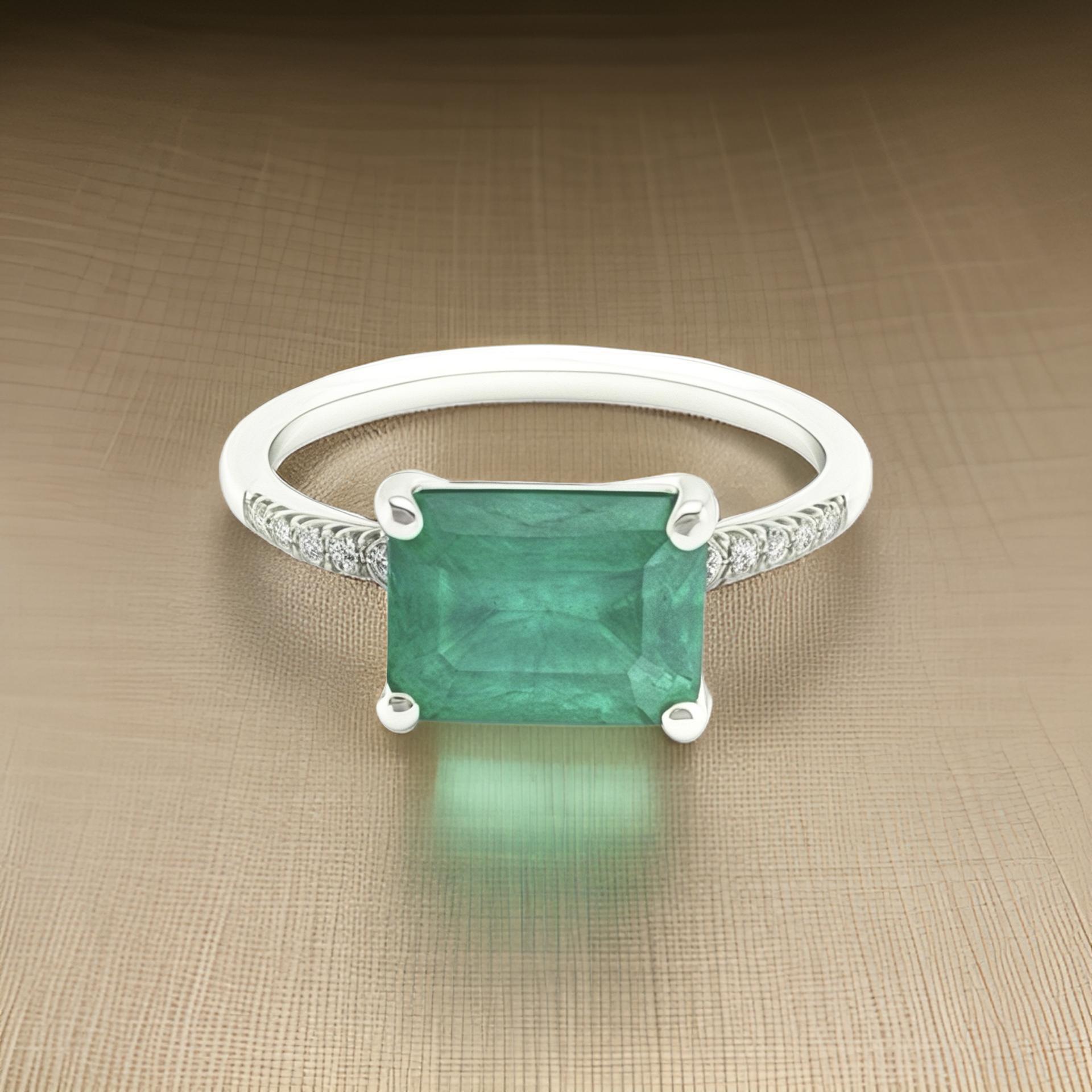 Natural Emerald Diamond Ring Size 6.5 14k Gold 1.95 TCW Certified In New Condition For Sale In Brooklyn, NY