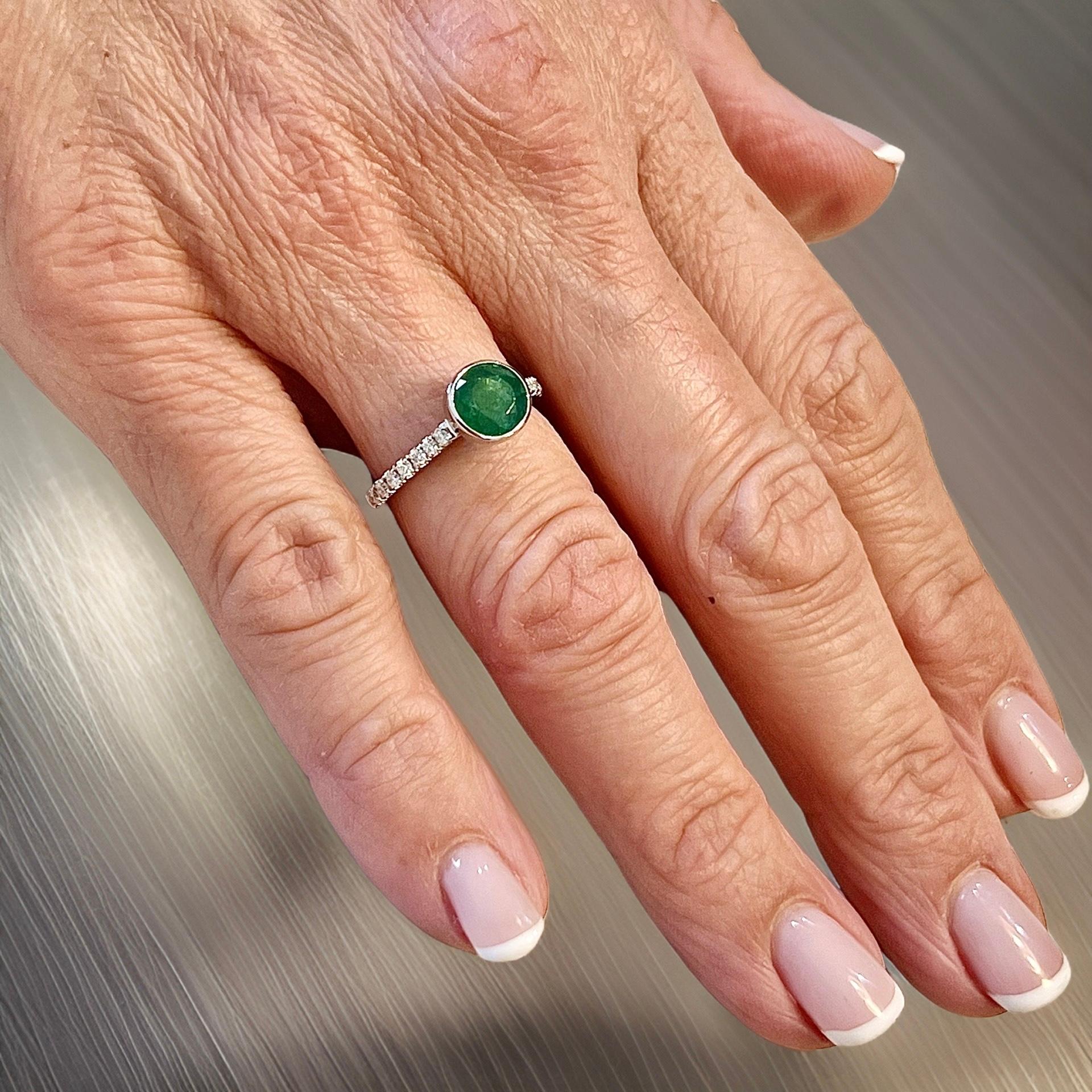Anello con diamante smeraldo naturale misura 6,5 in oro 14k W 1,93 TCW certificato in vendita 4