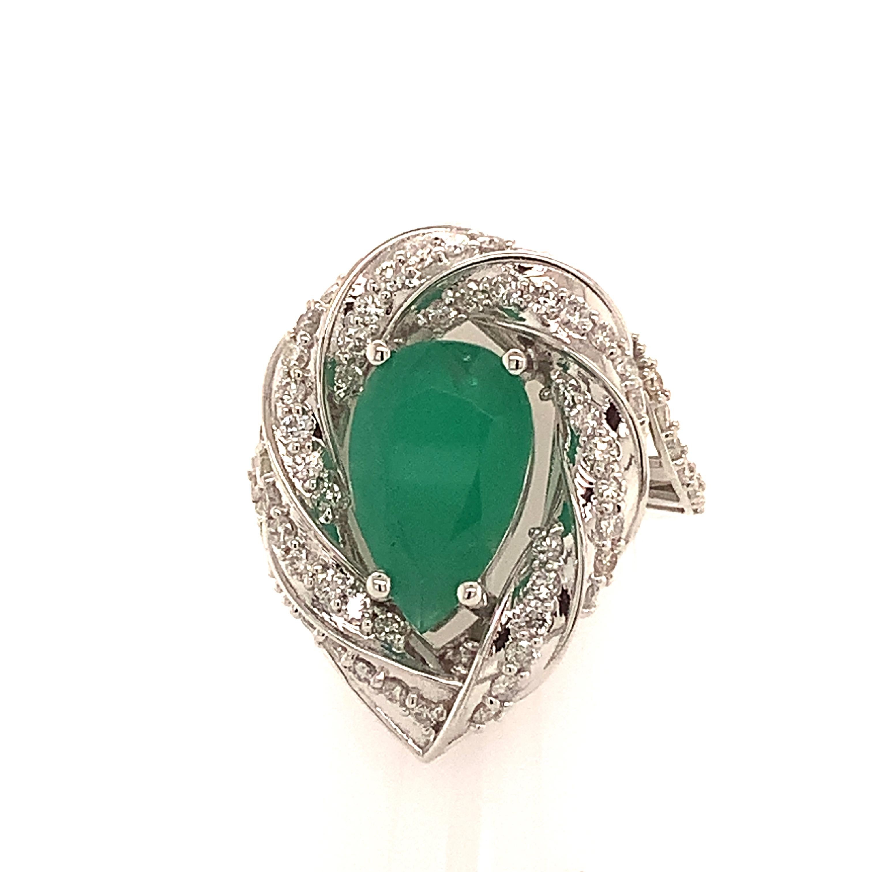 Natural Emerald Diamond Ring 14k Gold 6.1 TCW Certified For Sale 2