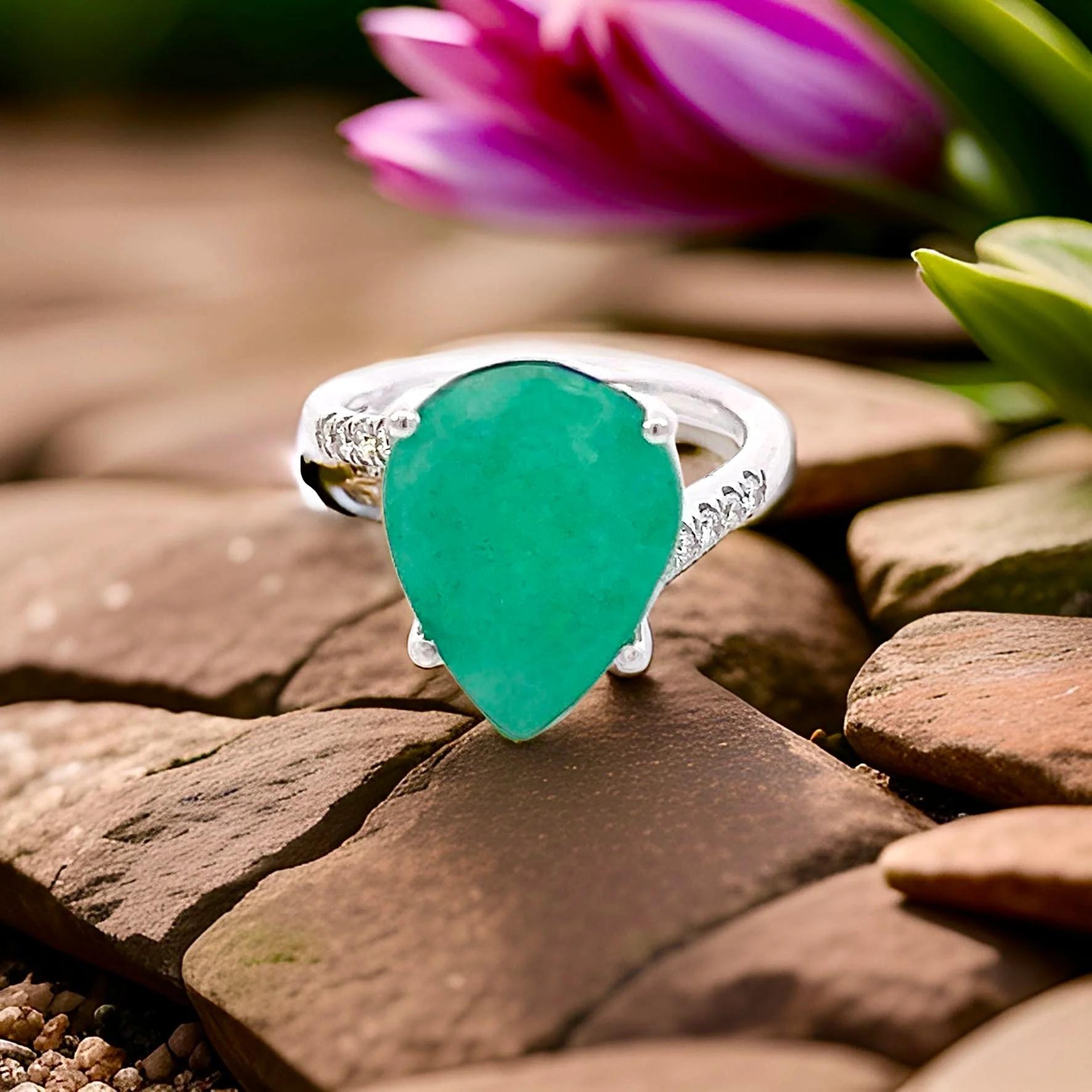 Natural Emerald Diamond Ring Size 7 14k White Gold 7.17 TCW Certified In New Condition For Sale In Brooklyn, NY