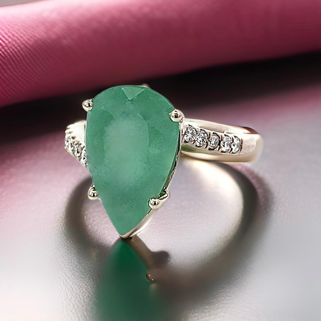 Natural Emerald Diamond 7 Ring Size 14k Yellow Gold 7.17 TCW Certified $4,950 401582

Nothing says, “I Love you” more than Diamonds and Pearls!

This Emerald Diamond ring has been Certified, Inspected, and Appraised by Gemological Appraisal