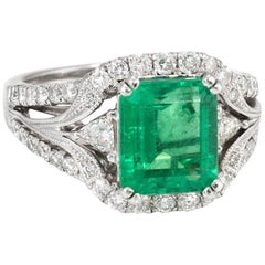 Natural Emerald Diamond Ring Vintage 18 Karat White Gold Heirloom