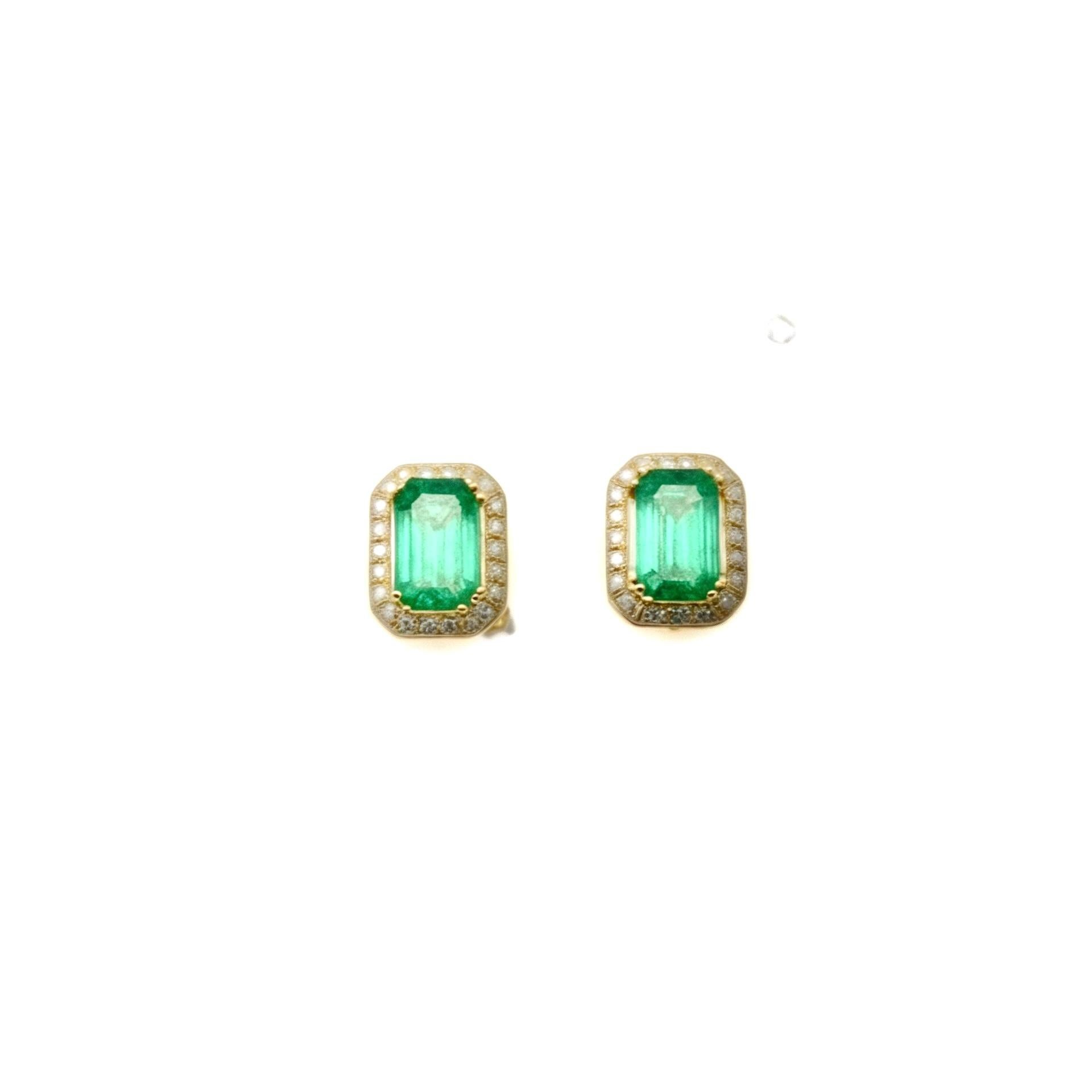Orecchini con diamante smeraldo naturale in oro 14k Y 1,85 TCW certificati in vendita 5