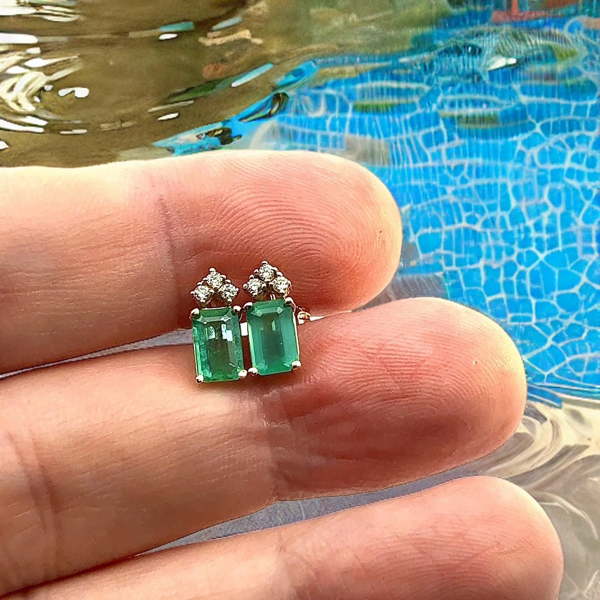 Natural Emerald Diamond Stud Earrings 14k Yellow Gold 1.59 TCW Certified In New Condition For Sale In Brooklyn, NY