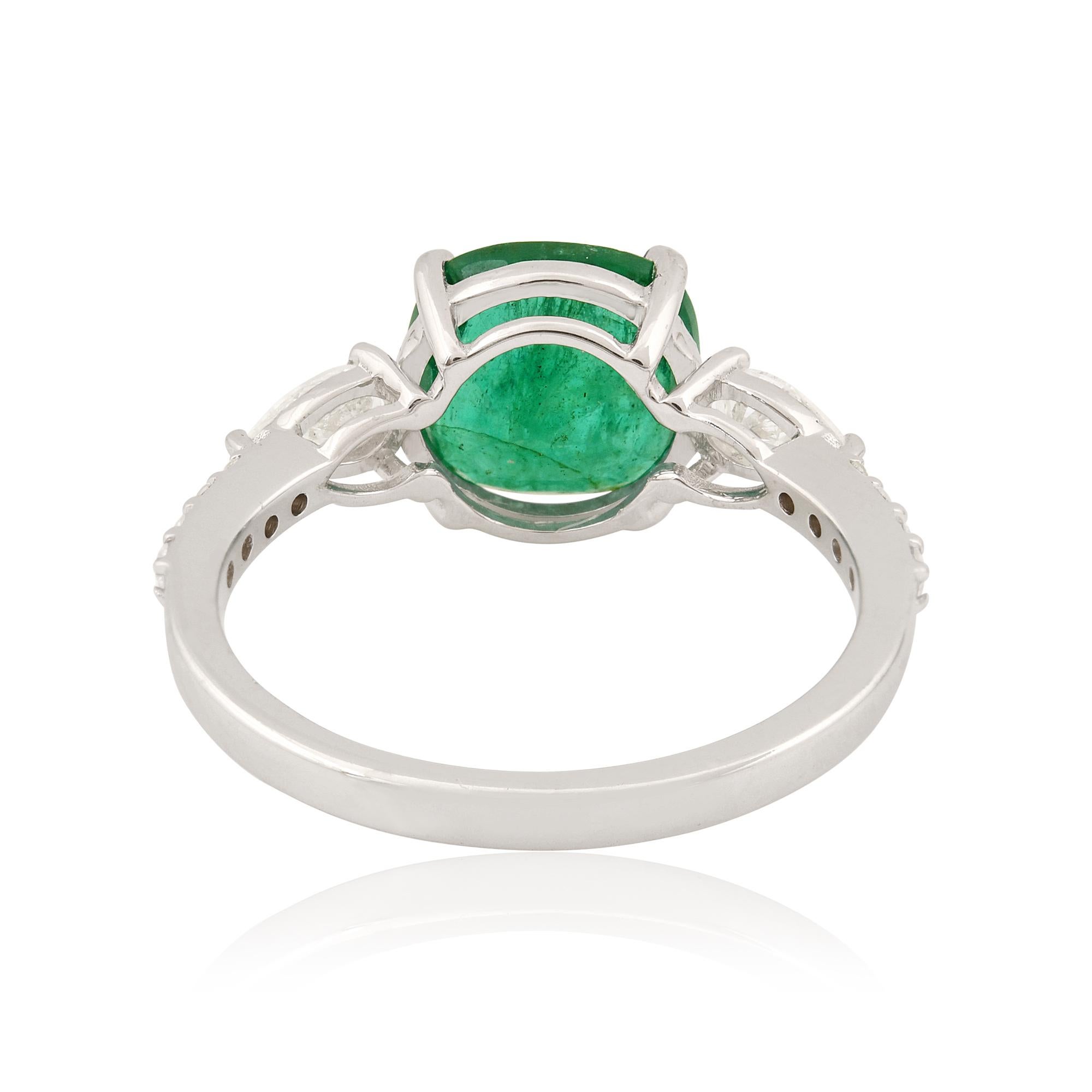 En vente :  Nature Emerald Diamond Three Stone Engagement Ring 14 Karat White Gold (bague de fiançailles à trois pierres en émeraude naturelle) 8