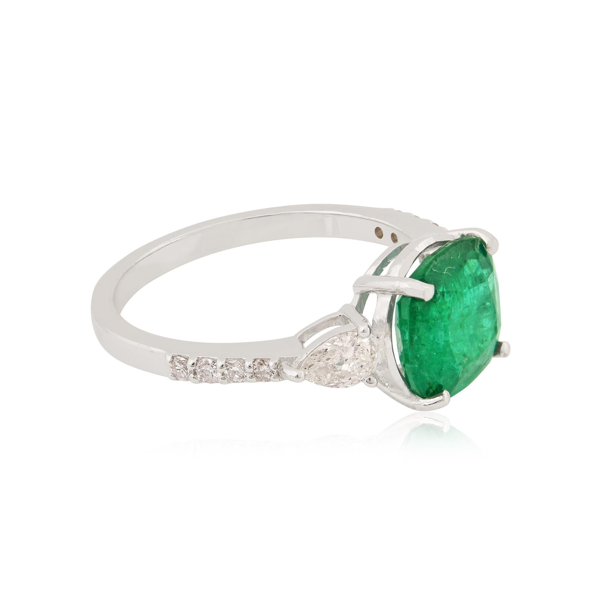 Im Angebot: Natürlicher Smaragd Diamant Drei Stein Stil Verlobungsring Massiv 18k Weißgold () 2