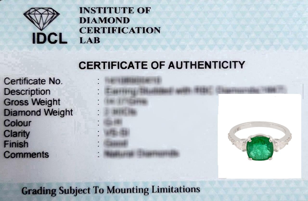 Im Angebot: Natürlicher Smaragd Diamant Drei Stein Stil Verlobungsring Massiv 18k Weißgold () 7