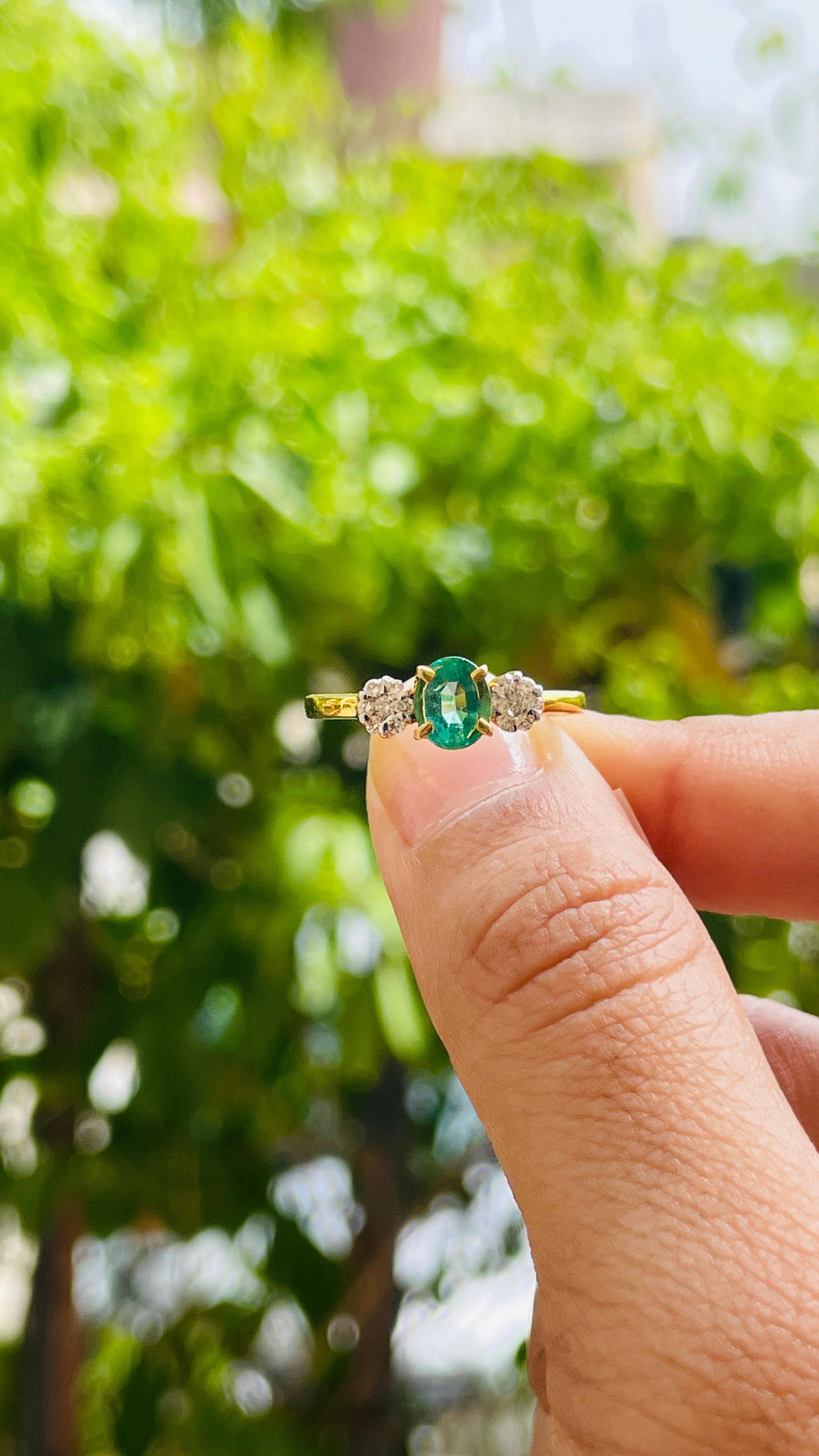 For Sale:  Natural Emerald Diamond Wedding Ring for Women in 18k Solid Yellow Gold 5
