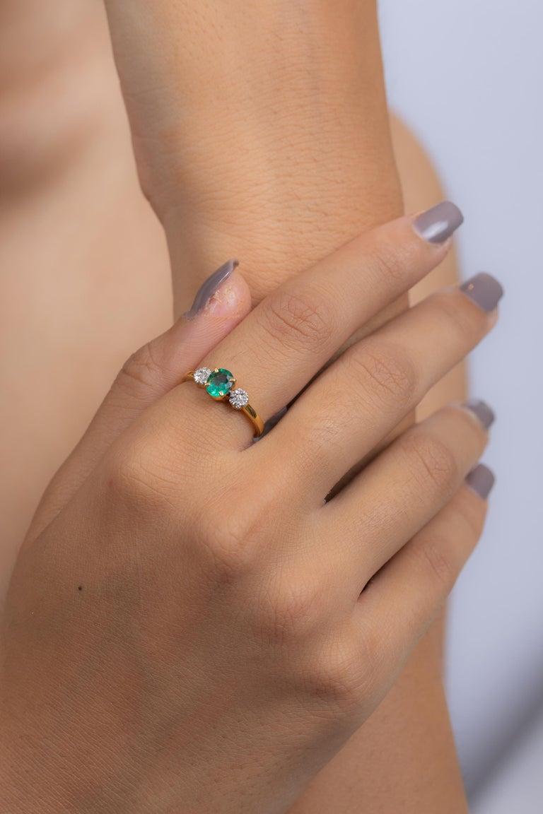 For Sale:  Natural Emerald Diamond Wedding Ring for Women in 18k Solid Yellow Gold 9