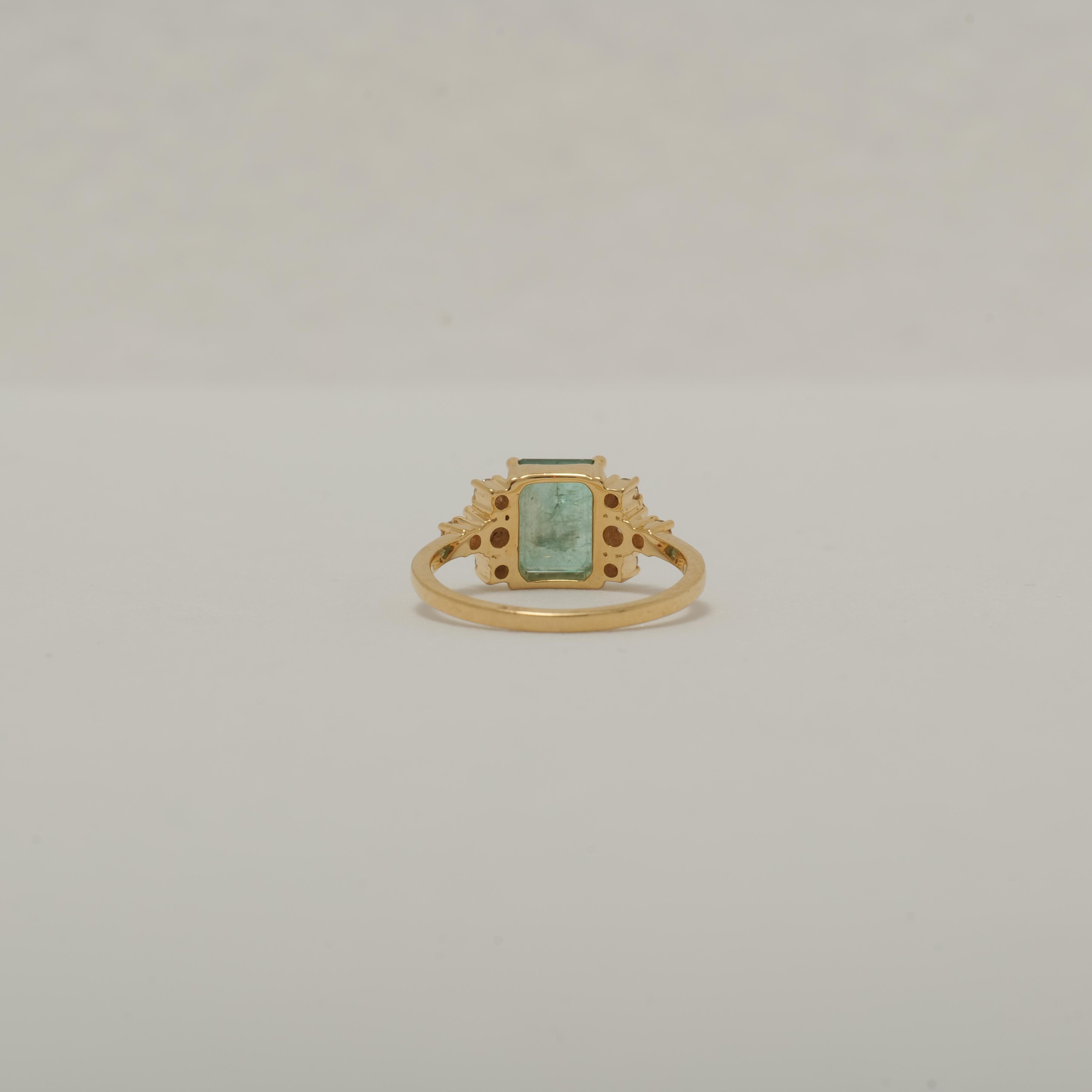Anello nuziale con diamante smeraldo naturale in oro massiccio 14K (certificato) in vendita 2