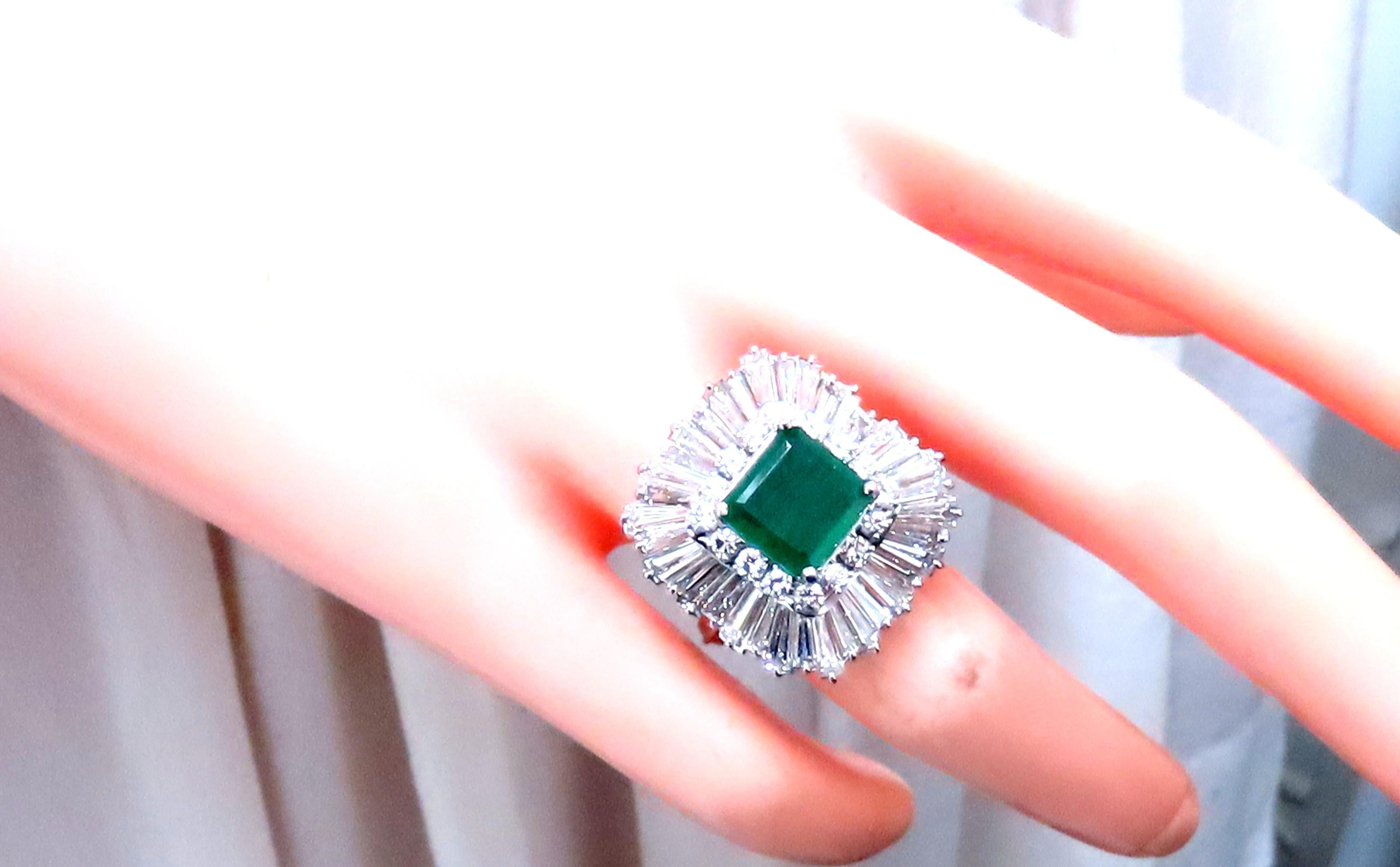 Natural Emerald Diamonds Classic Ballerina Cocktail Ring Platinum Ref 12294 For Sale 1