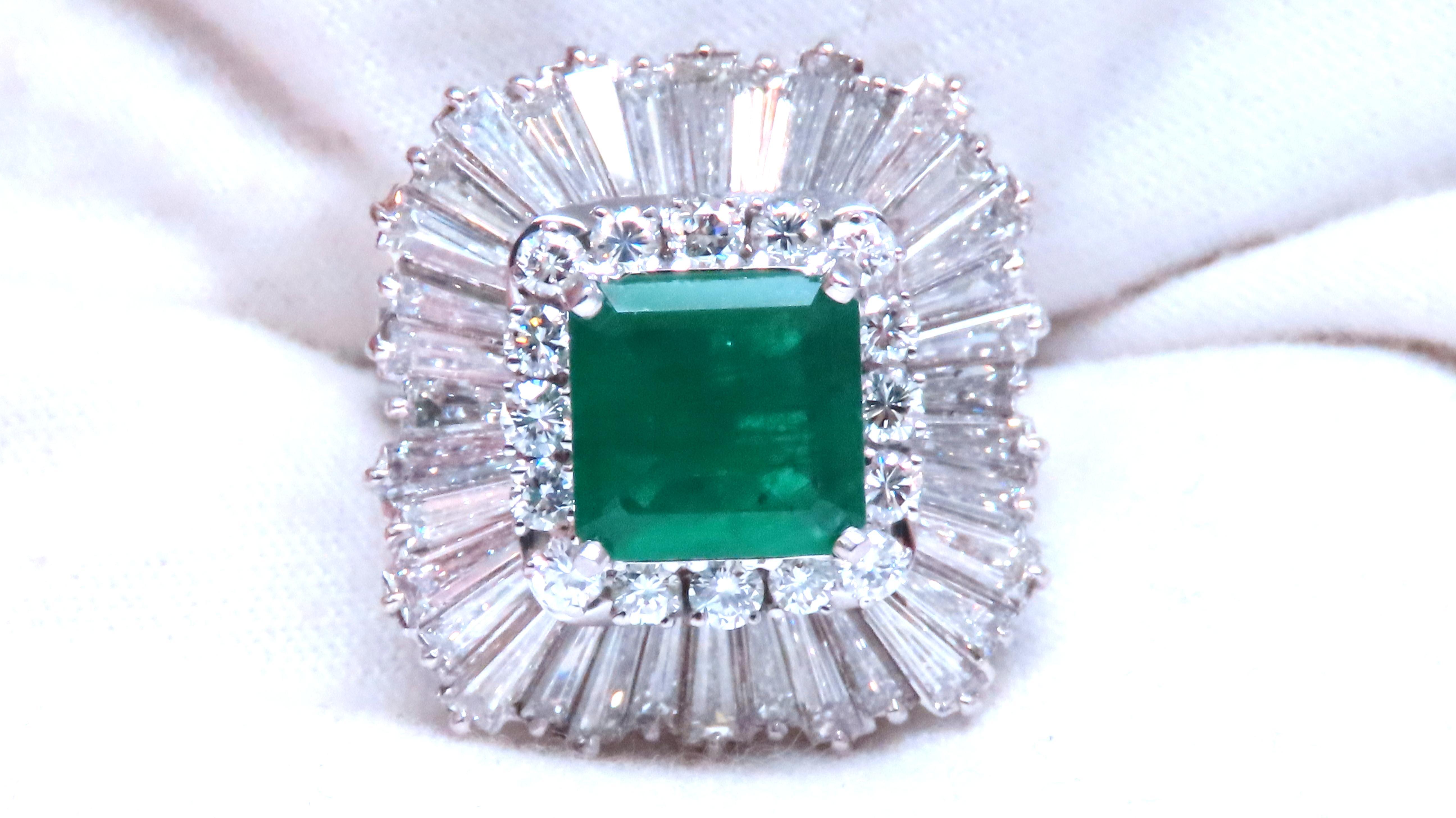 Natural Emerald Diamonds Classic Ballerina Cocktail Ring Platinum Ref 12294 For Sale 2
