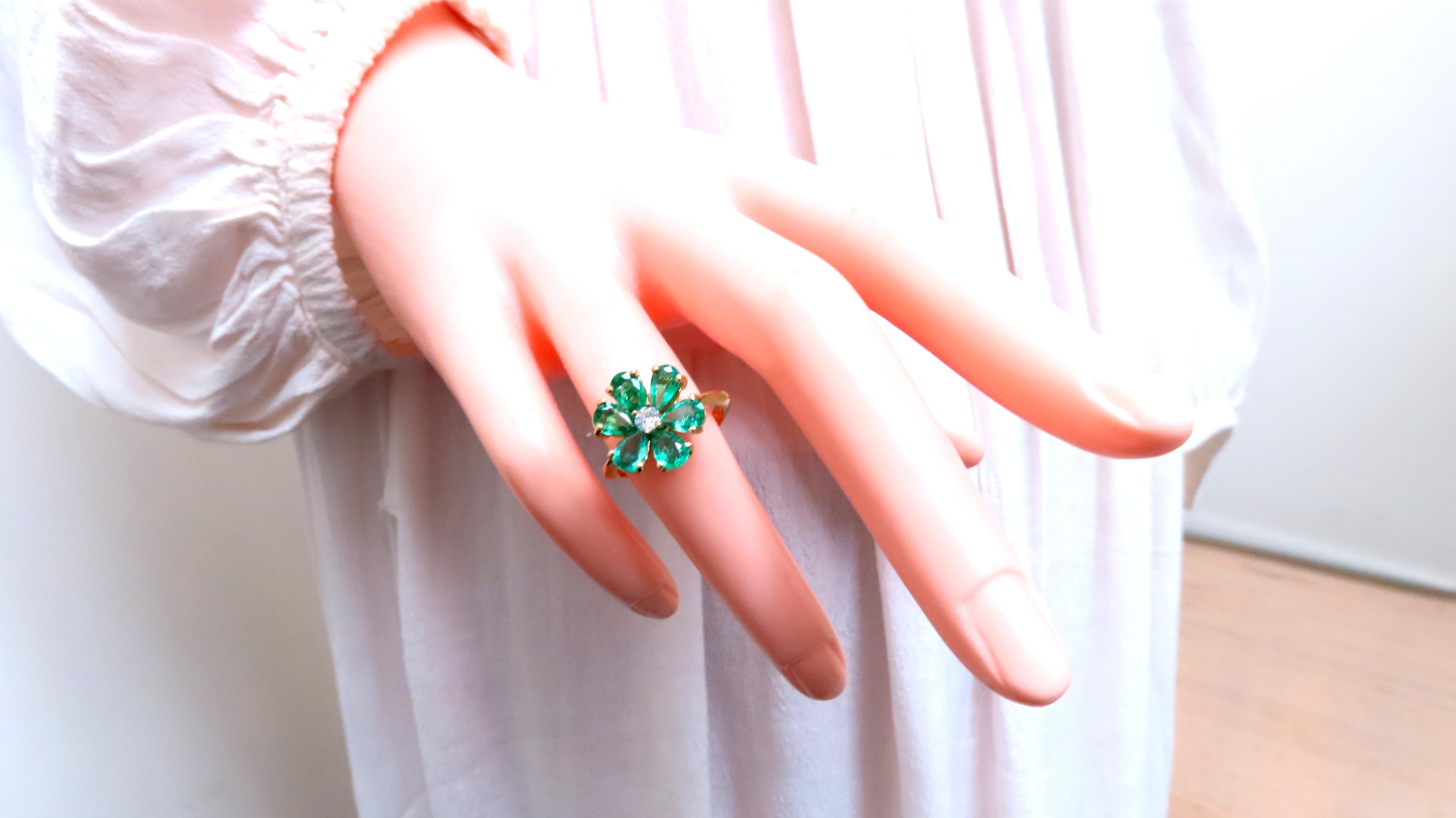 Natural Emerald Diamonds Cluster Earrings Ring Suite 18kt 12503 For Sale 1