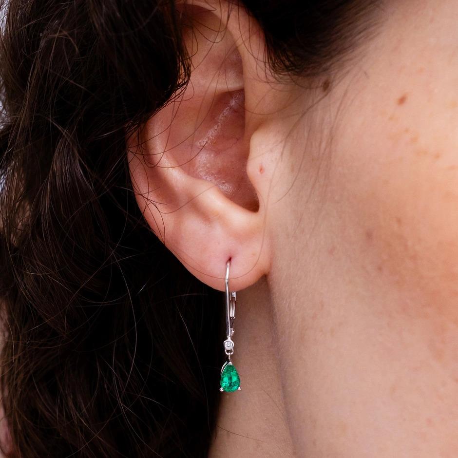 Modern Natural Emerald Drop Earrings with Diamond in 14K White Gold (Size-7x5mm) For Sale