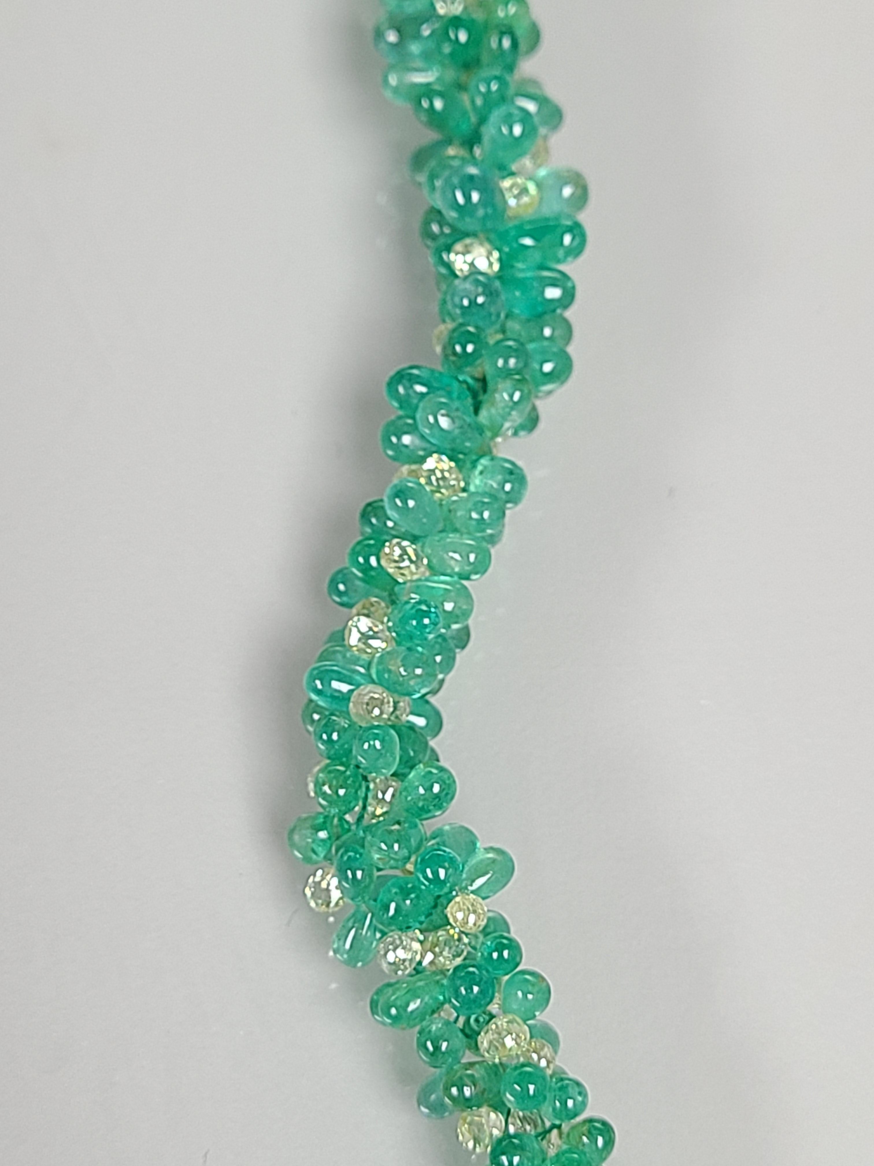 Cabochon Natural Emerald Drops Bracelet in 18 Karat Gold with Diamond Briolette