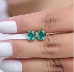 Natural Emerald Earring in 14k Gold