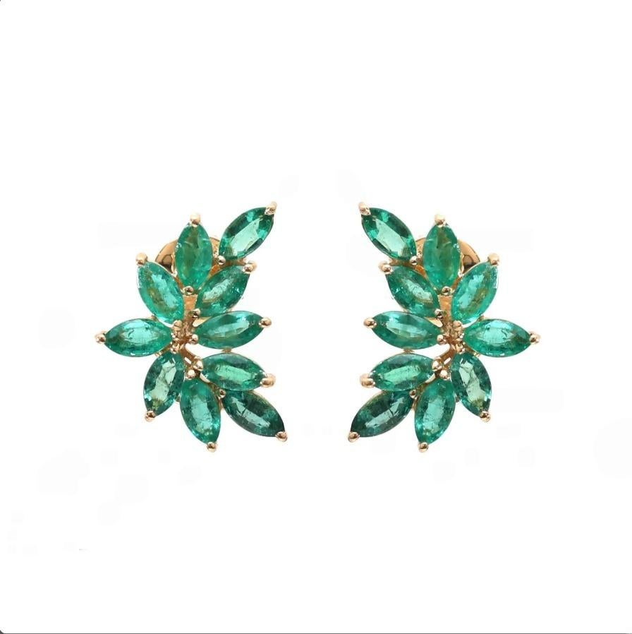 Orecchini a cerchio mini con diamanti a forma di cuore smeraldo, oro  Orecchino con smeraldo e diamante Nature in oro  Mini cerchi in oro con smeraldo e diamante

DETTAGLI DELLA GEMMA :
✦ Pietra preziosa : Smeraldo
✦ Tipo di gemma : Nature
✦