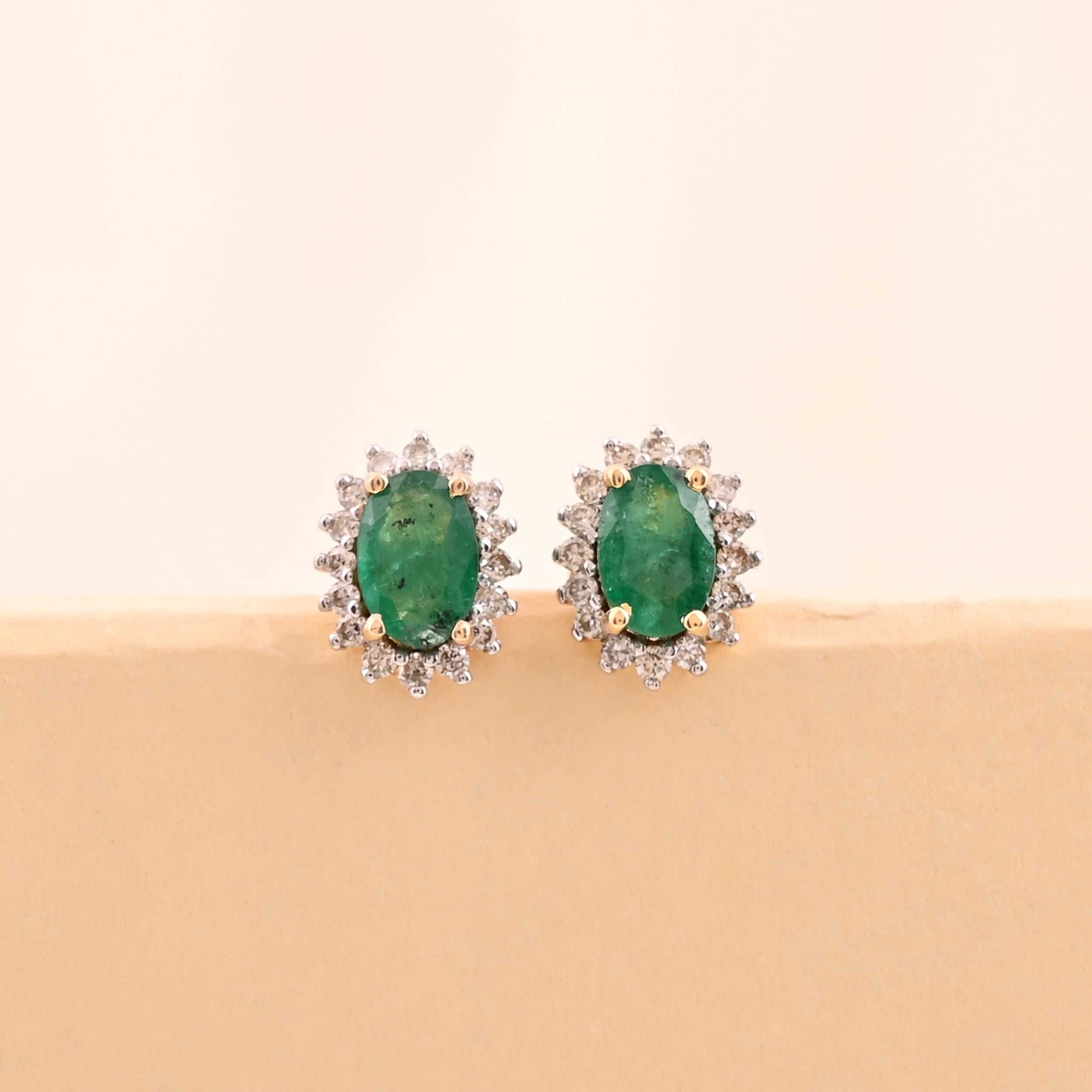 Natürlicher Smaragd-Ohrring mit Diamant 0,25 Karat in 18 Karat Gold im Zustand „Neu“ im Angebot in jaipur, IN