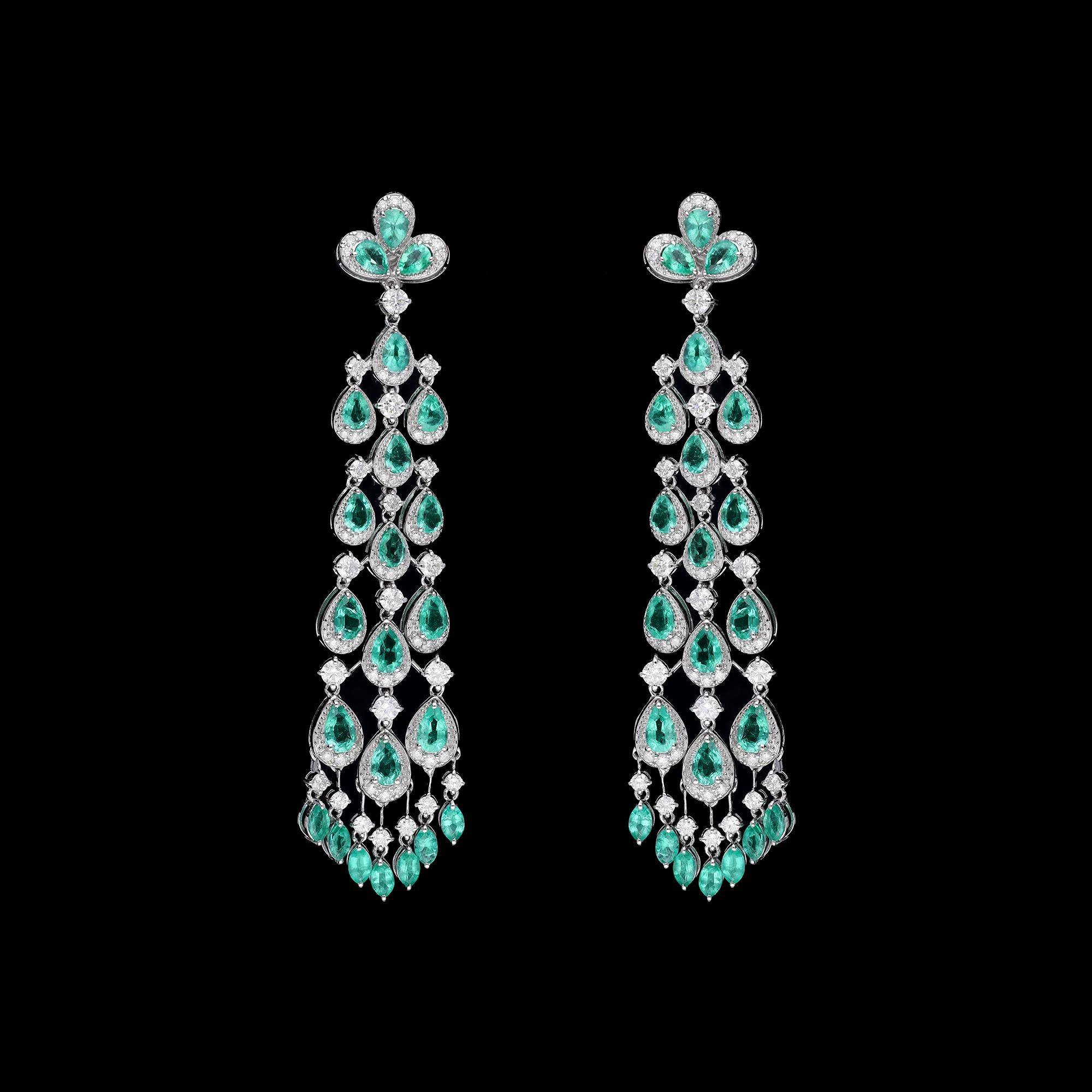 Mixed Cut Natural Emerald earring with diamond 2.49 cts in 18k gold For Sale
