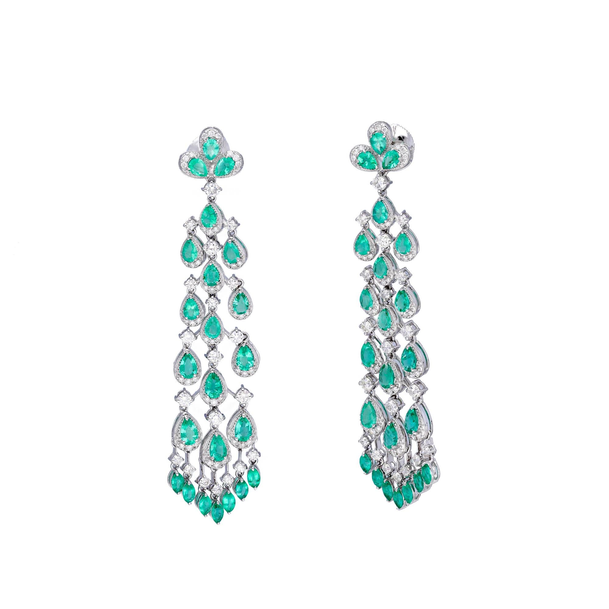 Natural Emerald earring with diamond 2.49 cts in 18k gold In New Condition For Sale In jaipur, IN