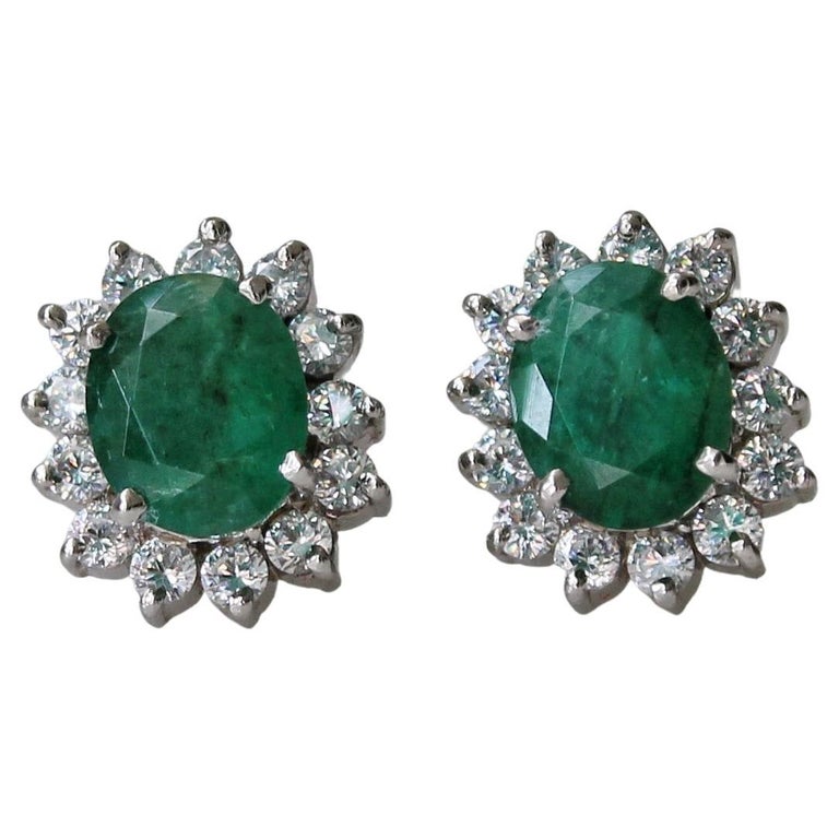 Natural Emerald Earrings For Sale at 1stDibs
