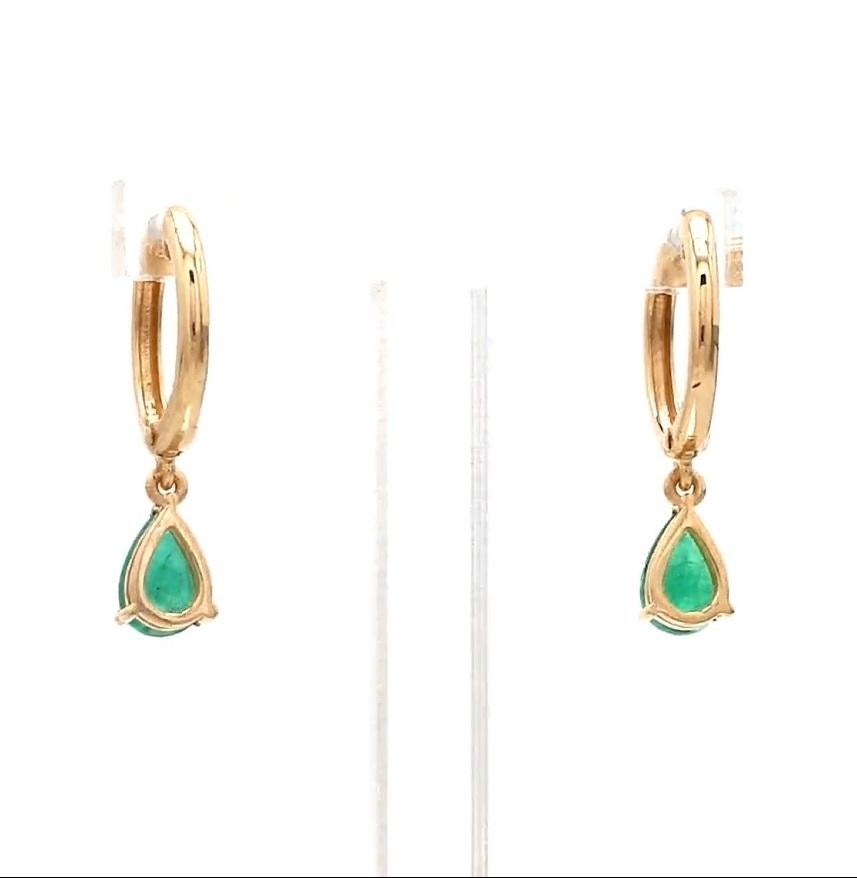 Pendientes de esmeralda natural en oro de 18 quilates en Nuevo estado para la venta en jaipur, IN