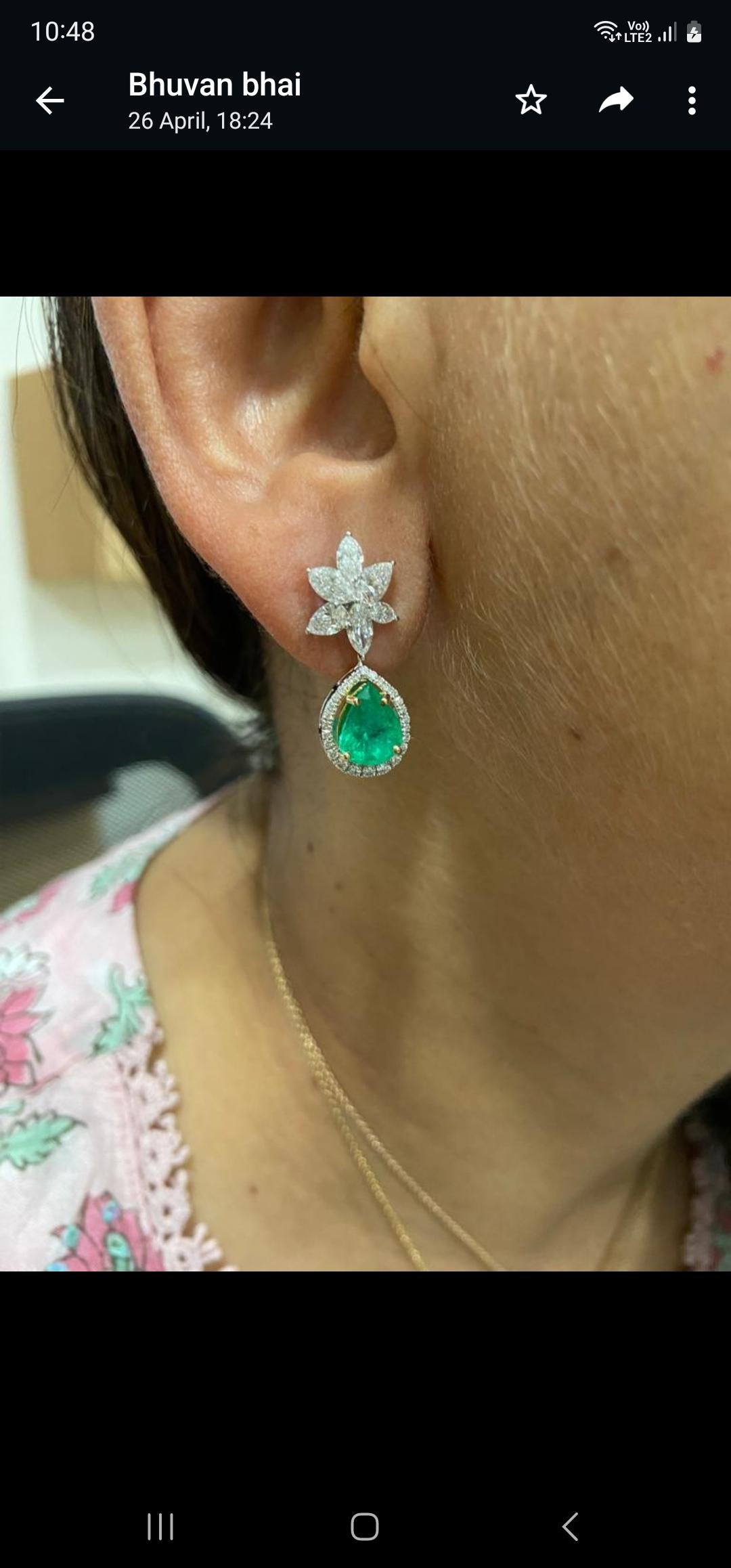 Natürliche Smaragd-Ohrringe mit Diamanten und 18 Karat Gold im Angebot 1