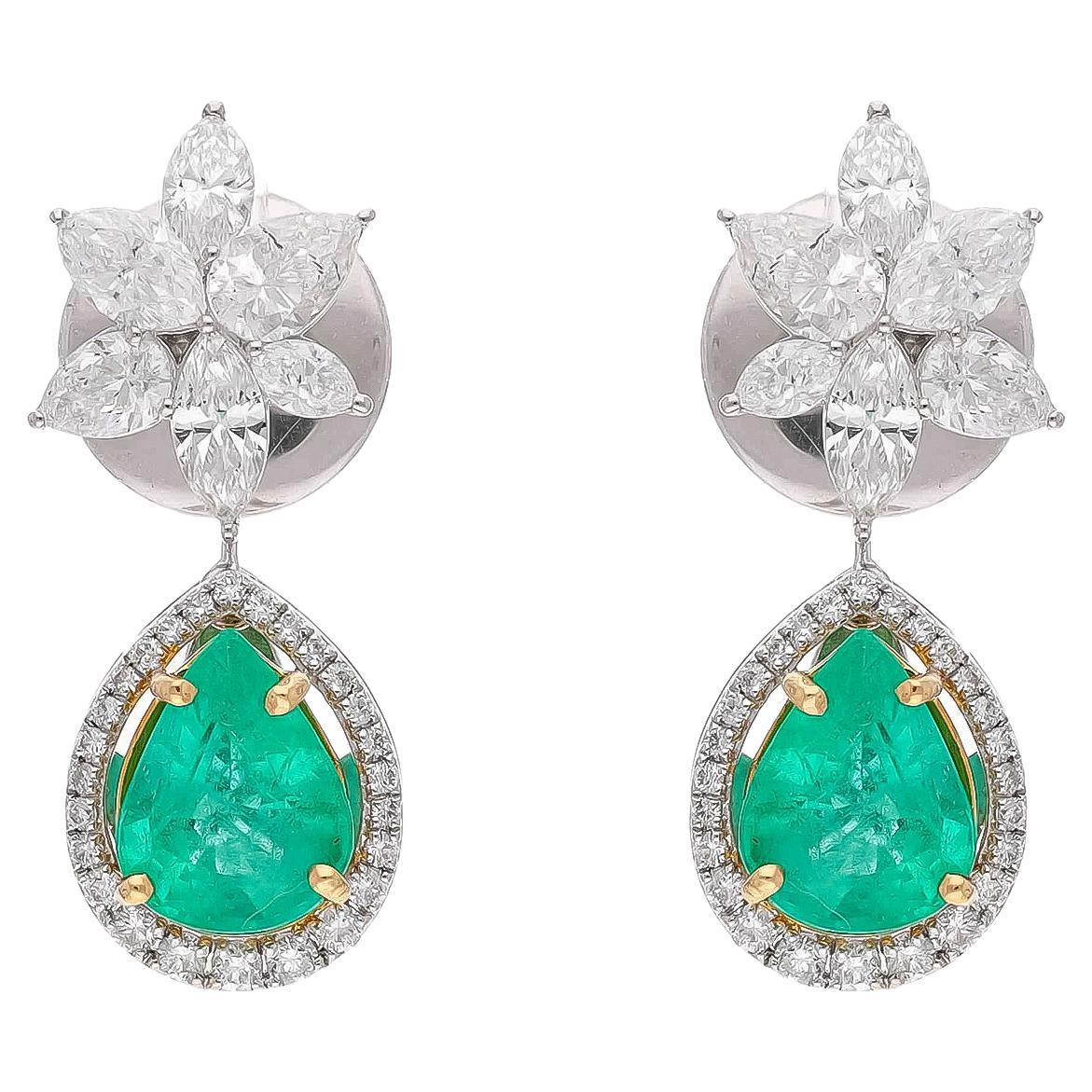 Natural Emerald Earrings with Diamonds in 18k Gold For Sale