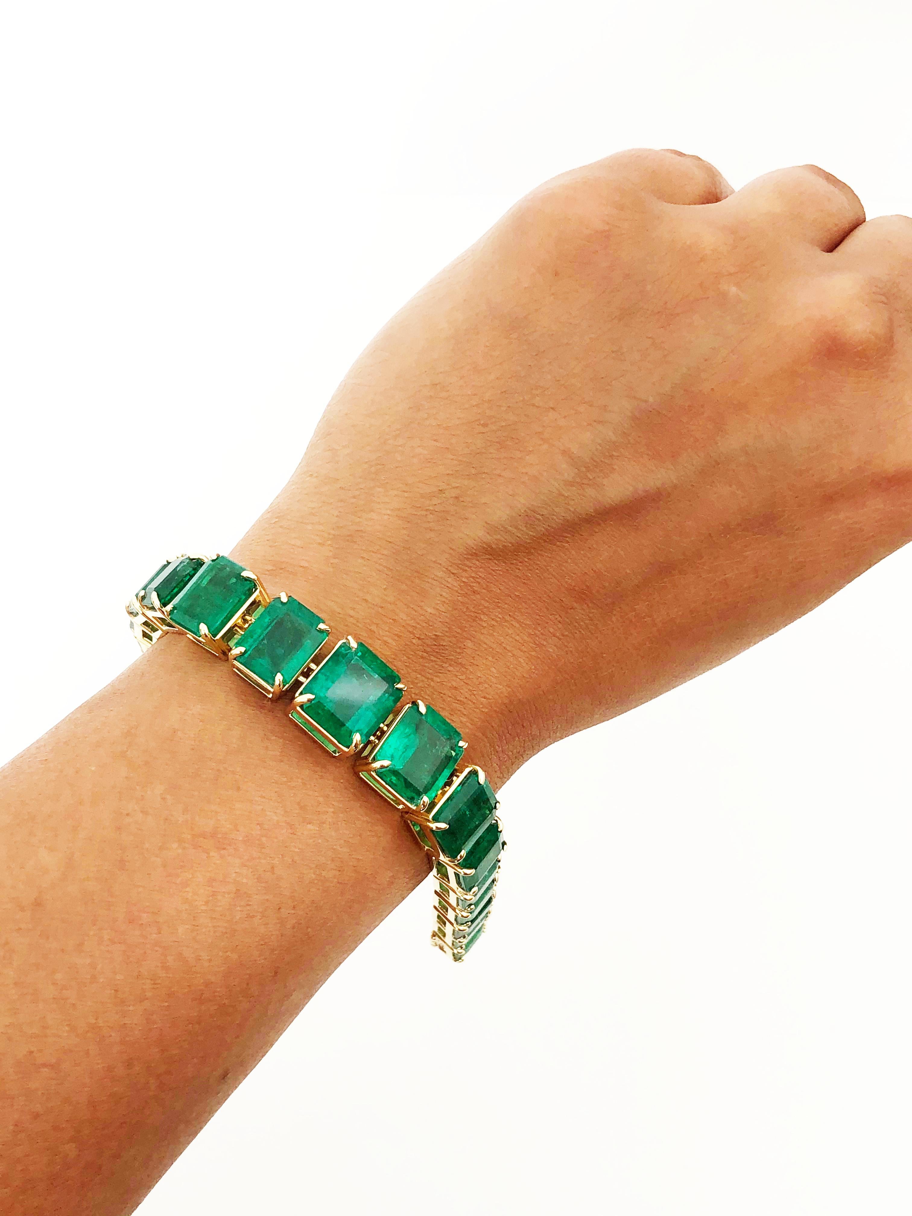 Natural Emerald Cut Bracelet in 18 Karat Yellow Gold 2