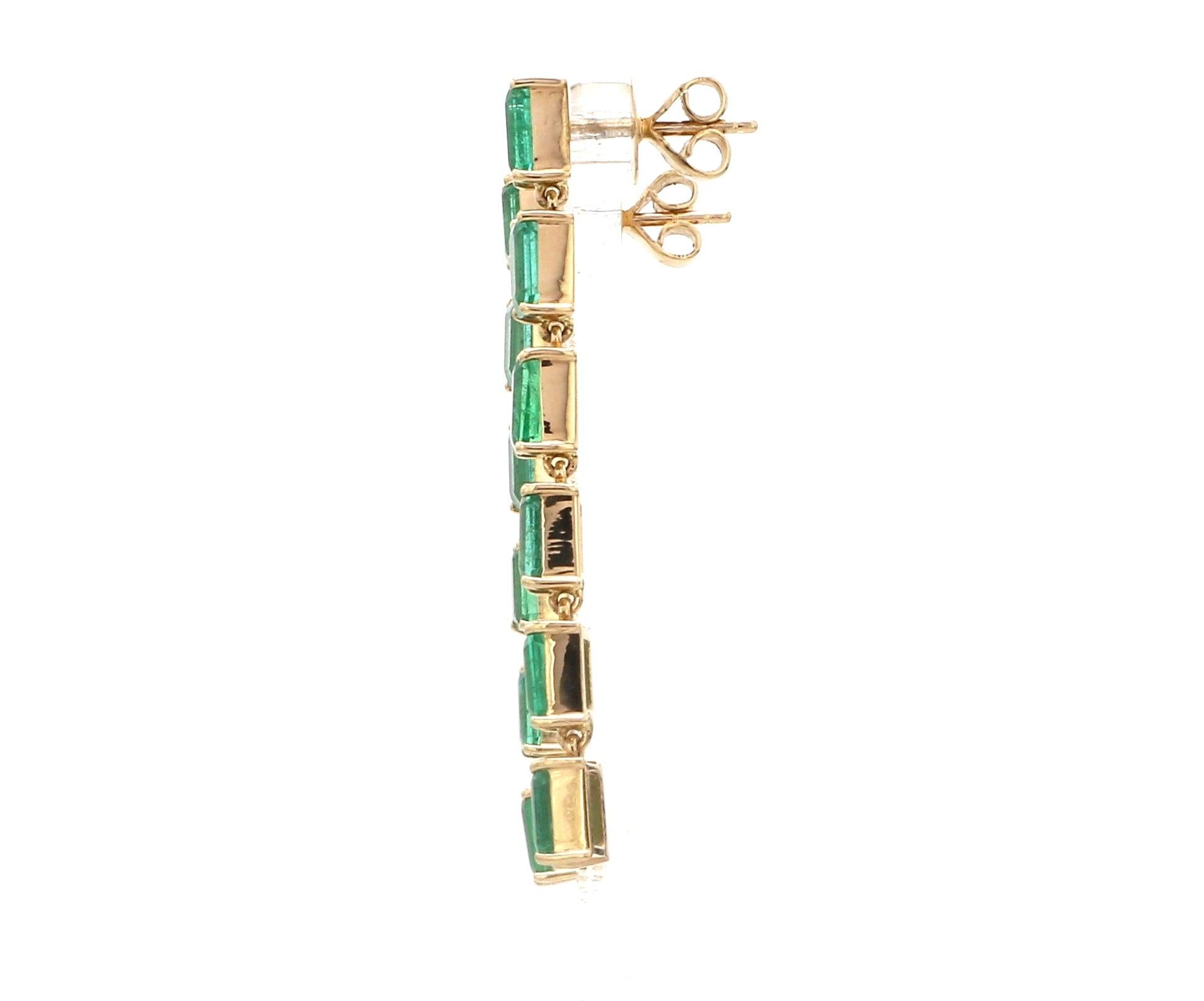 Natürliche Smaragd-Smaragd-Ohrringe mit Smaragdschliff aus 18 Karat Gold im Zustand „Neu“ im Angebot in jaipur, IN