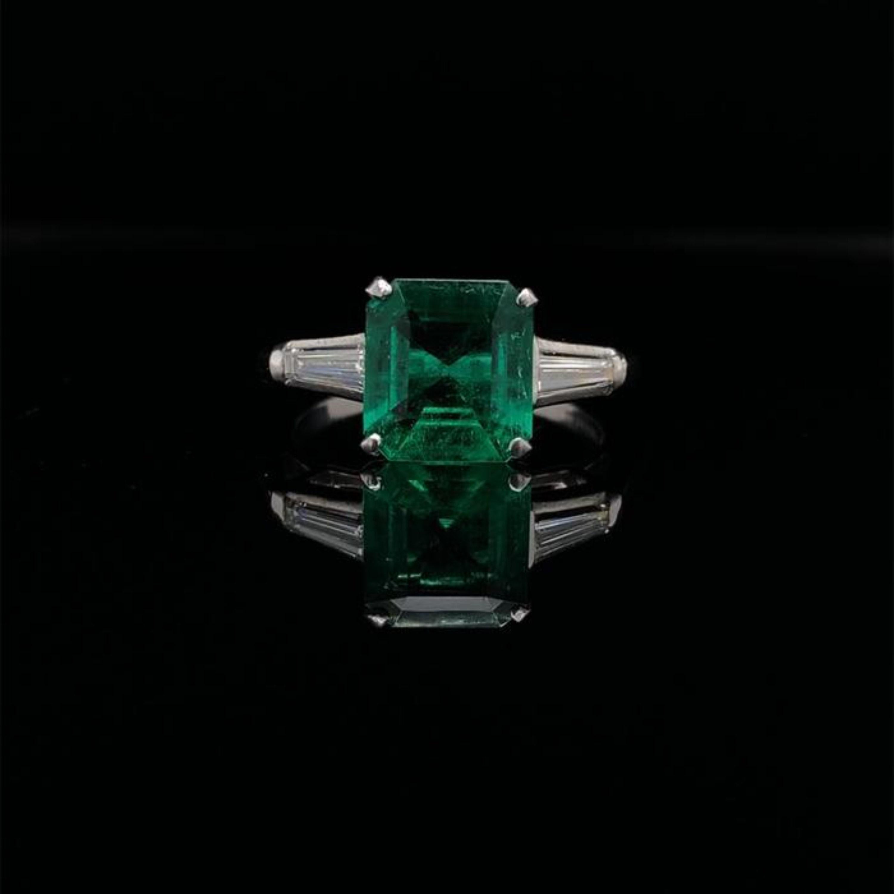 For Sale:  Natural Emerald Engagement Ring, 18K Gold Unique Emerald Wedding Ring 4