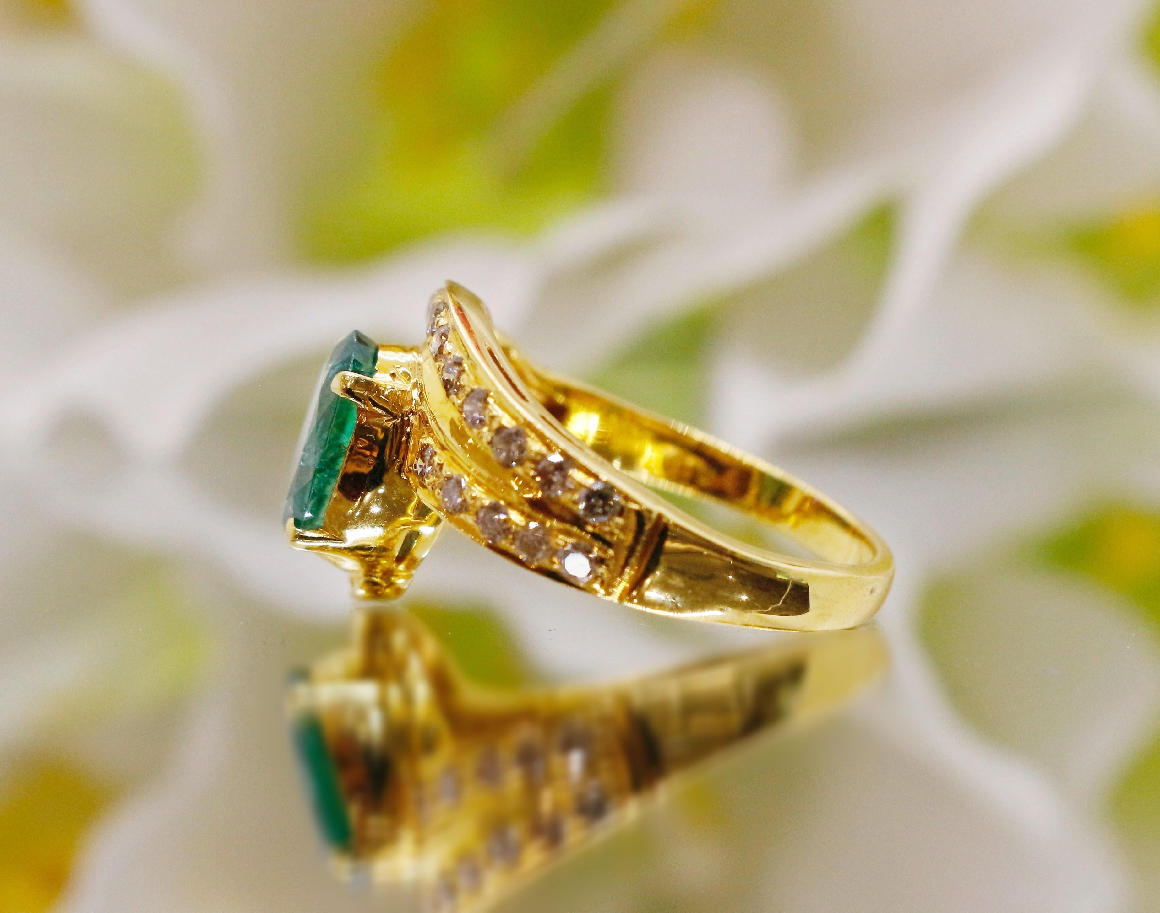 Emerald Cut Natural Emerald engagement ring unique  18kt gold For Sale